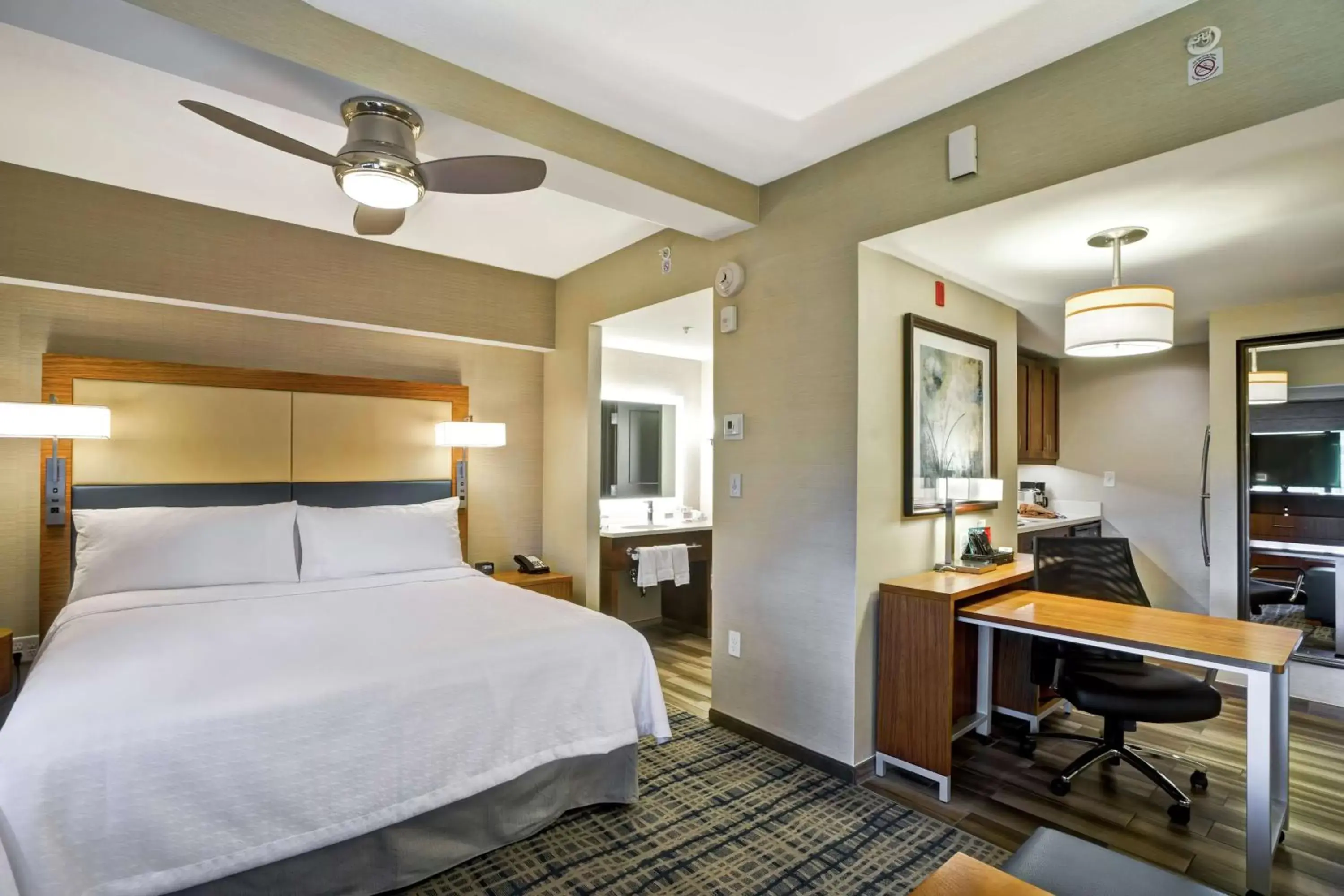 Bedroom, Bed in Homewood Suites by Hilton Boston Brookline-Longwood Medical