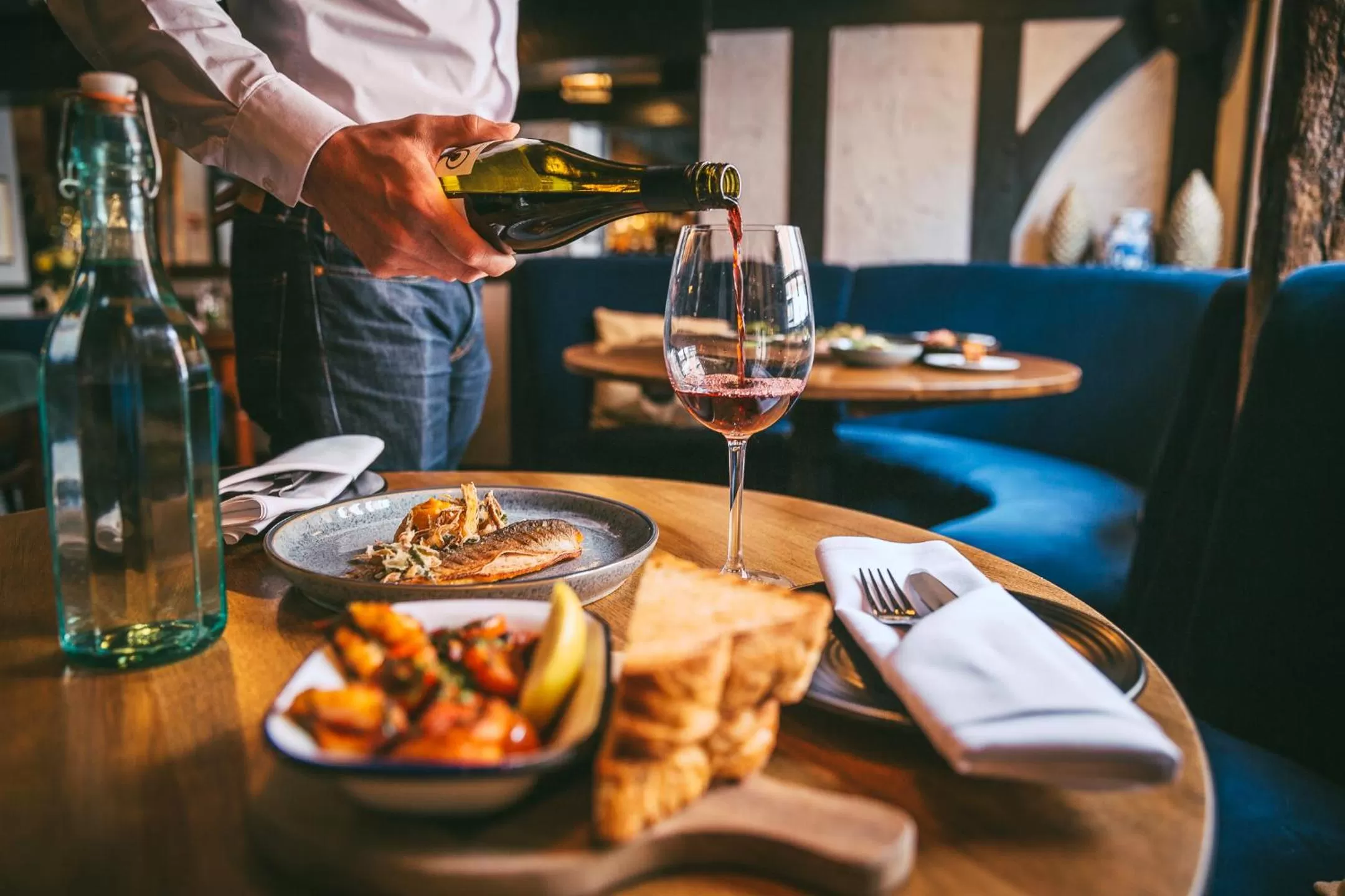 Restaurant/places to eat in Rose & Crown Inn