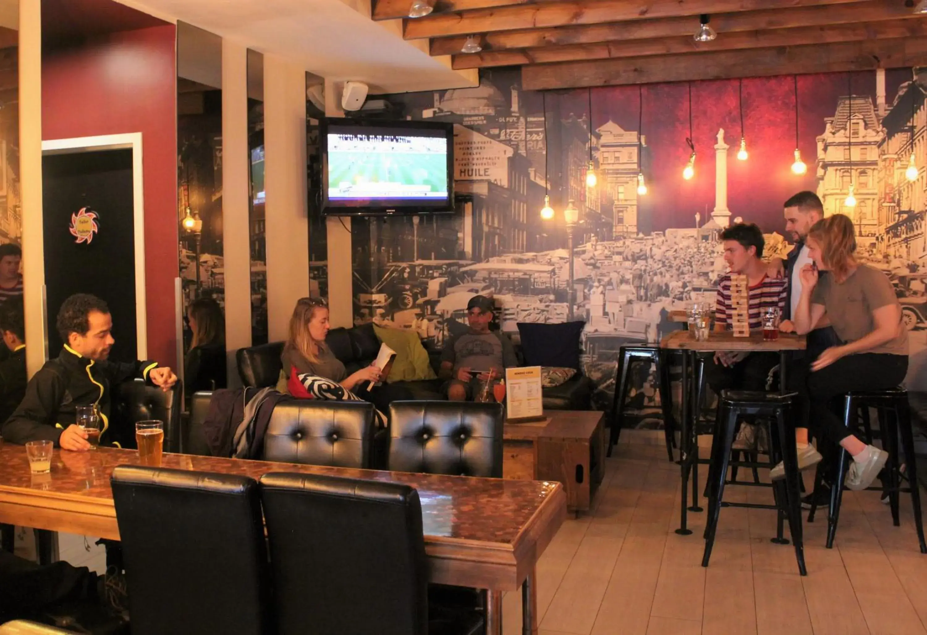 Lounge or bar in Samesun Montreal Central