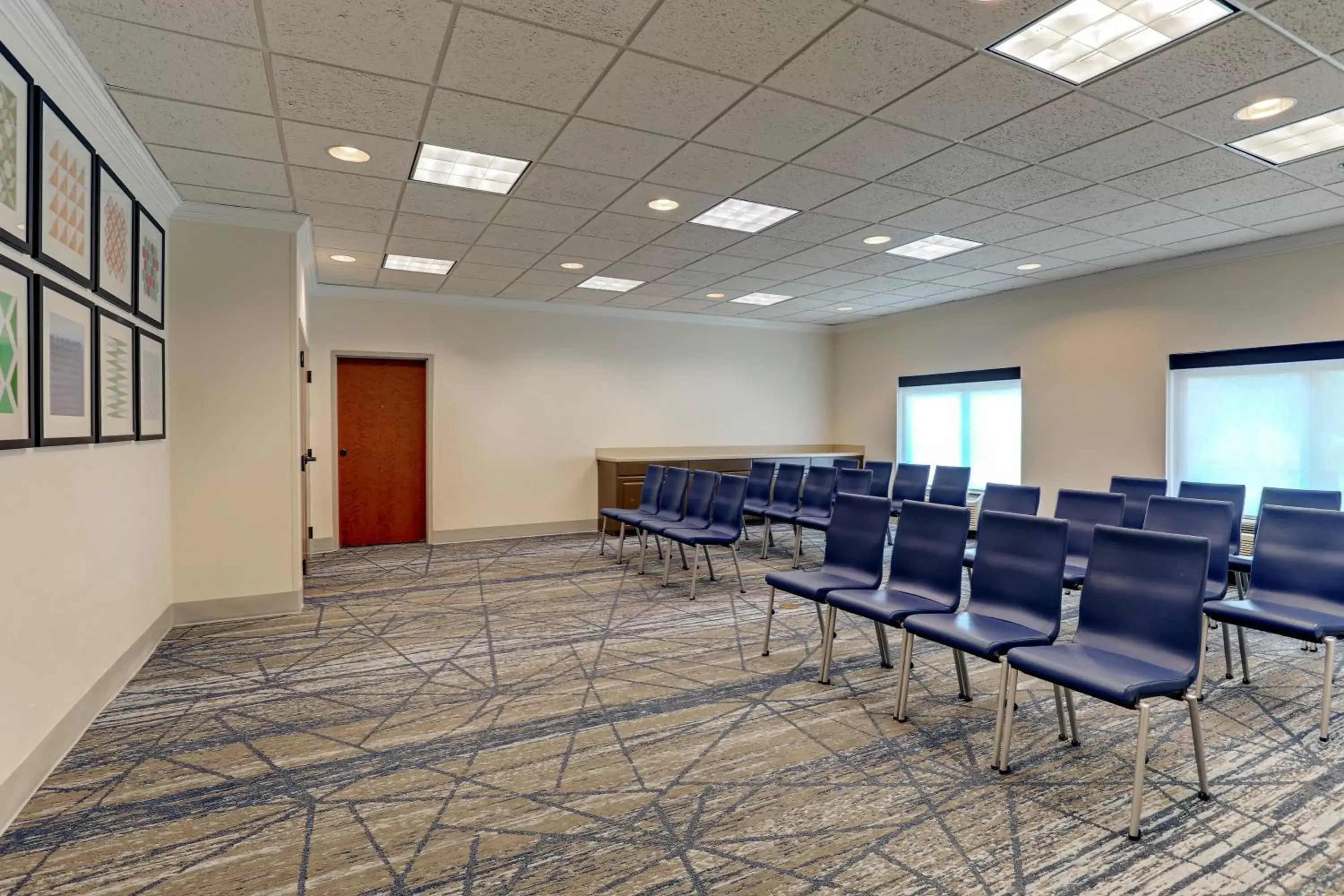 Meeting/conference room in Holiday Inn Express Campbellsville, an IHG Hotel