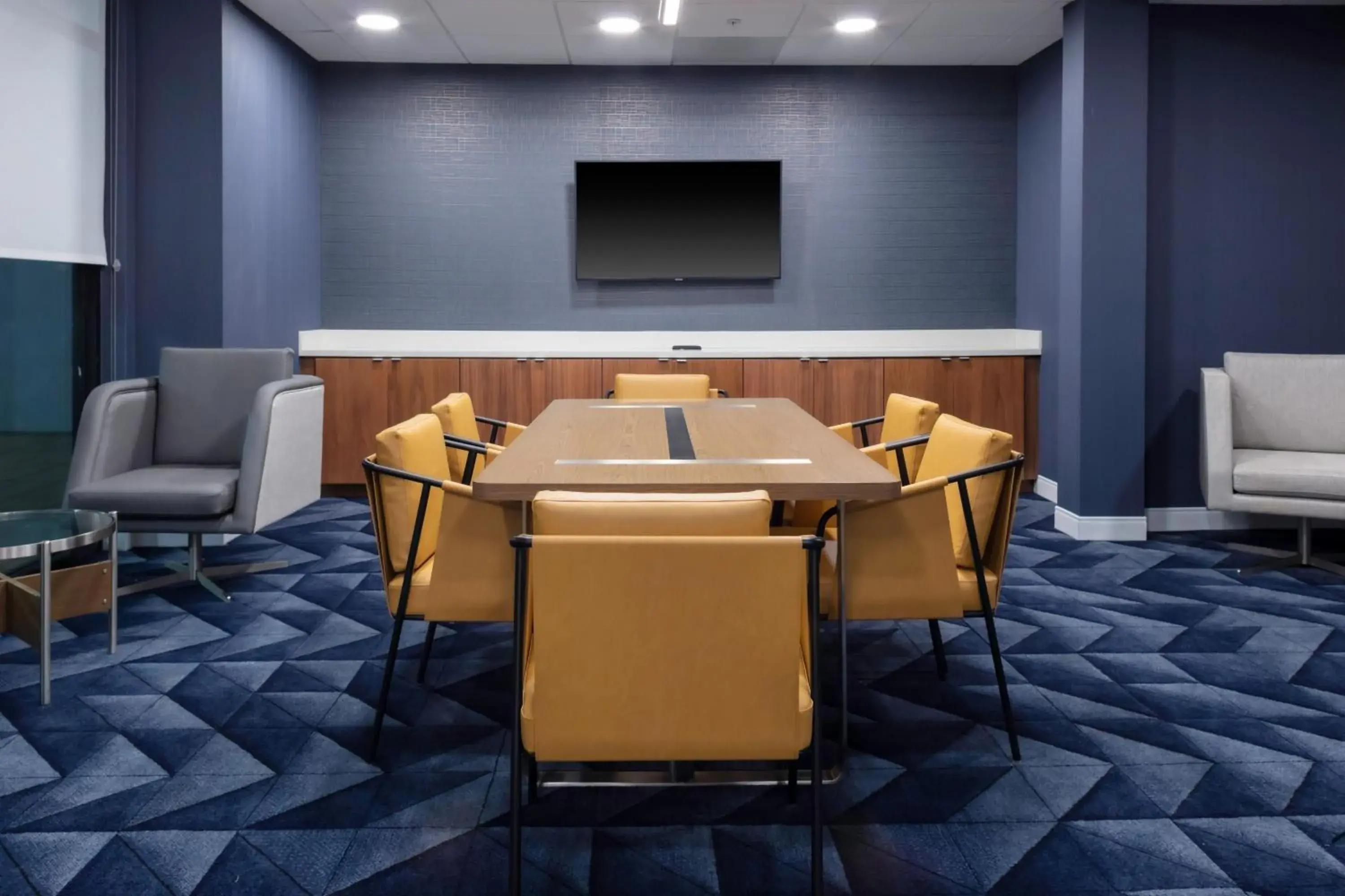 Meeting/conference room, TV/Entertainment Center in Courtyard by Marriott Memphis East/Galleria