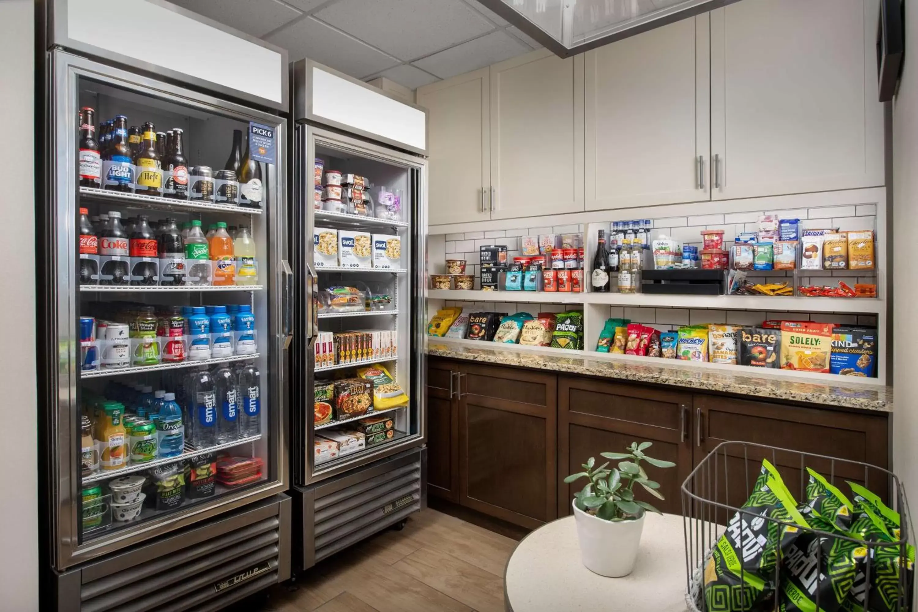 Restaurant/places to eat in Homewood Suites Hillsboro Beaverton Restaurant/places to eat in Homewood Suites Hillsboro Beaverton