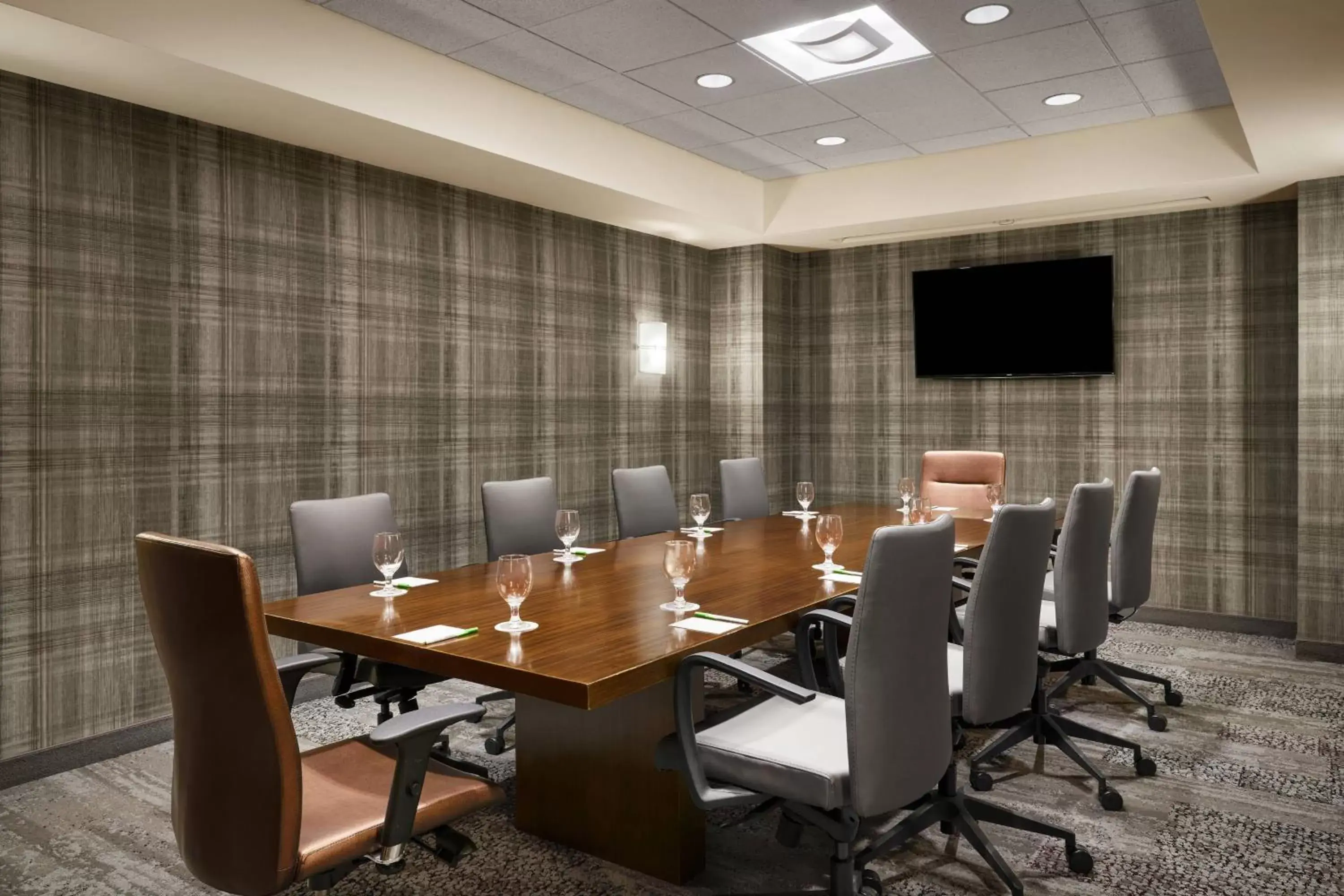 Meeting/conference room in Courtyard by Marriott Newark Downtown