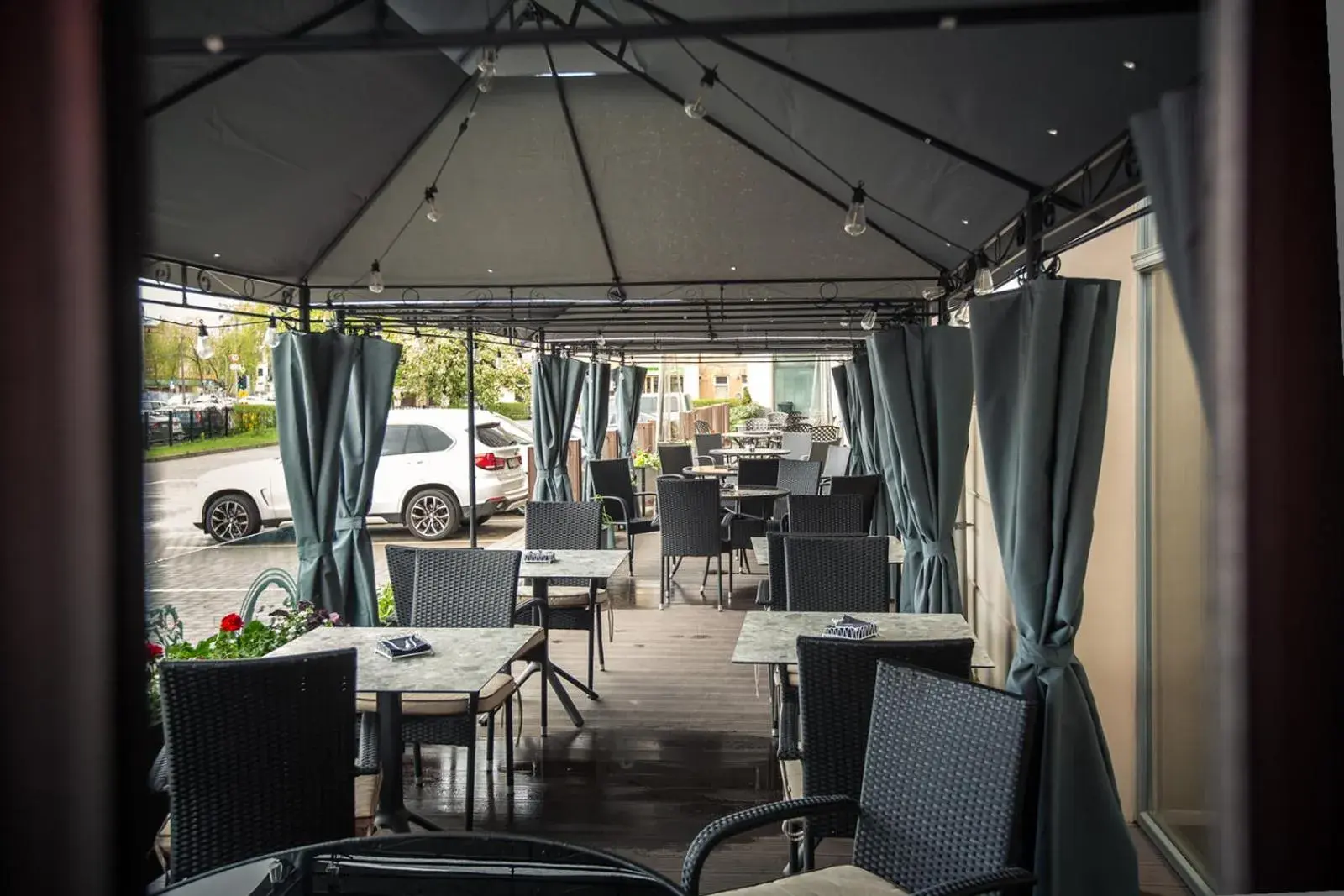 Balcony/Terrace, Restaurant/Places to Eat in Mercure Riga Centre