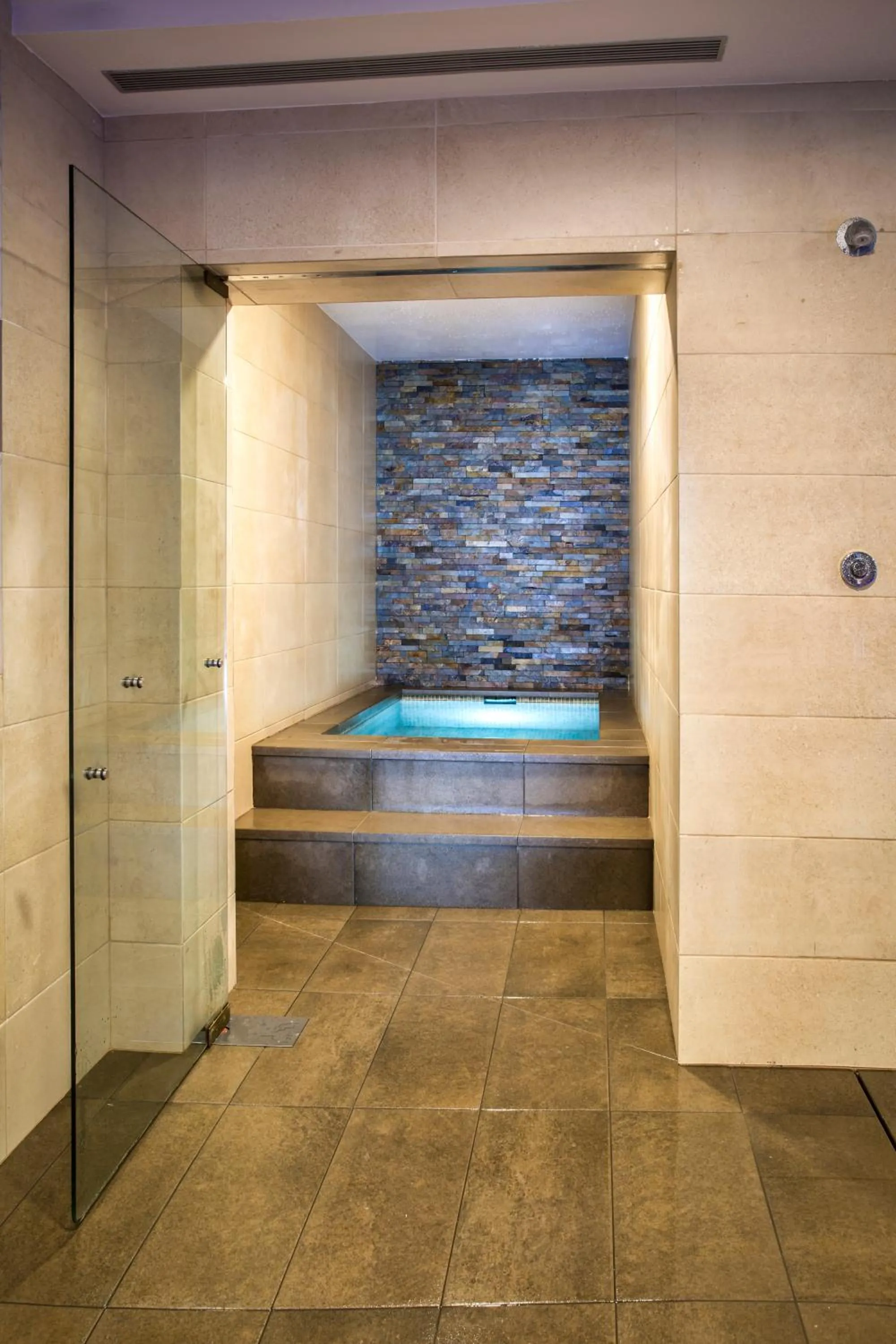 Spa and wellness centre/facilities in Hotel Spa Rio Ucero