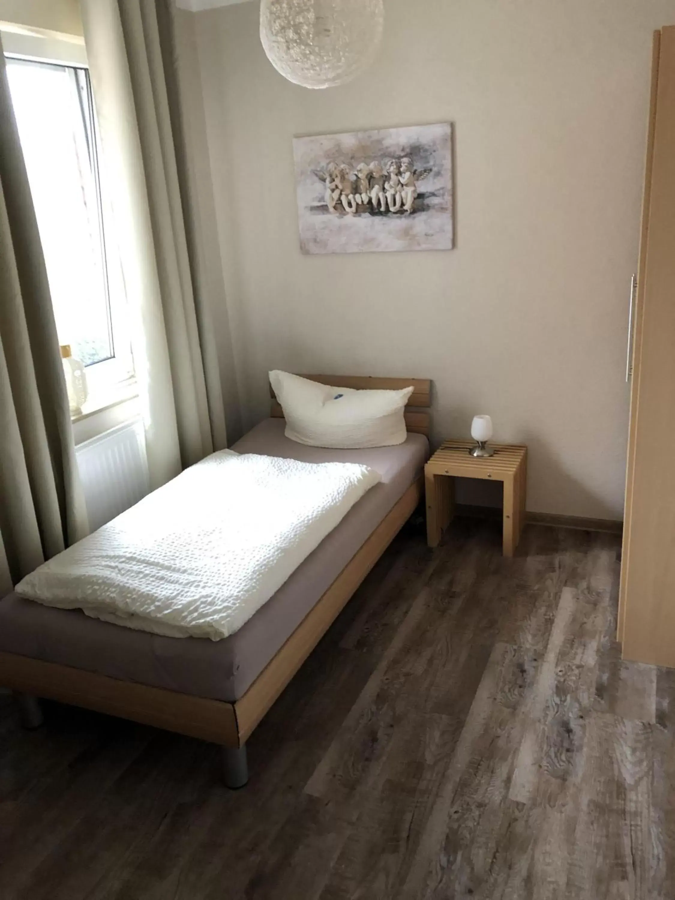 Single Room with Private Bathroom - single occupancy in Gasthaus Hotel Rosenboom