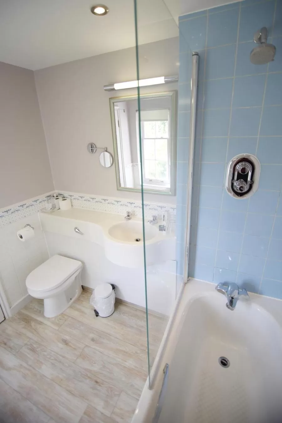 Toilet in Mercure Gloucester Bowden Hall Hotel