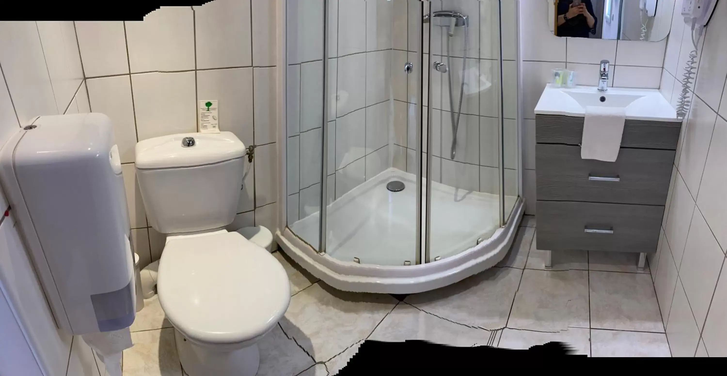Bathroom in LOGIS Hôtel La Chaumière