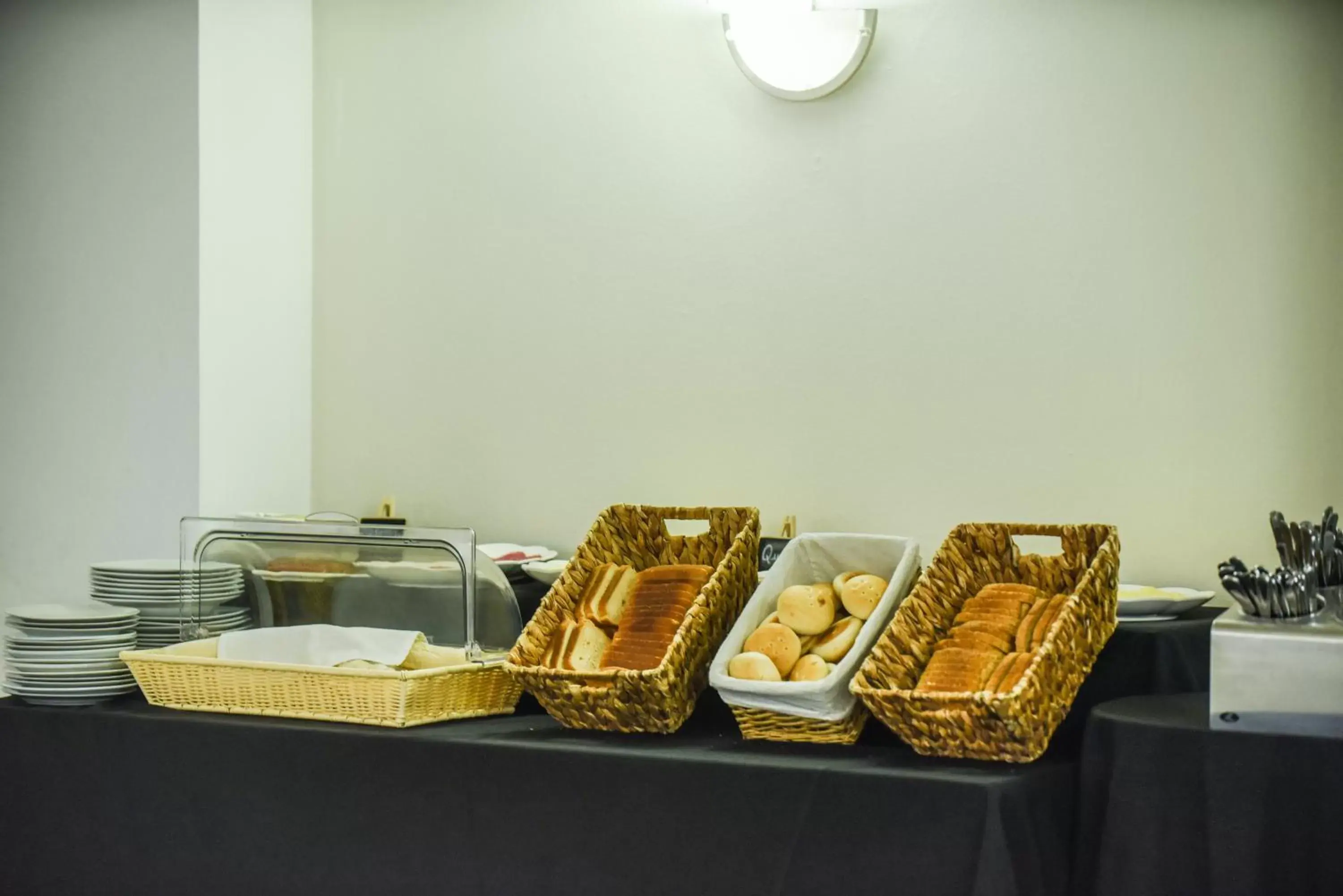 Food in Hotel Nogales By Tempo Rent