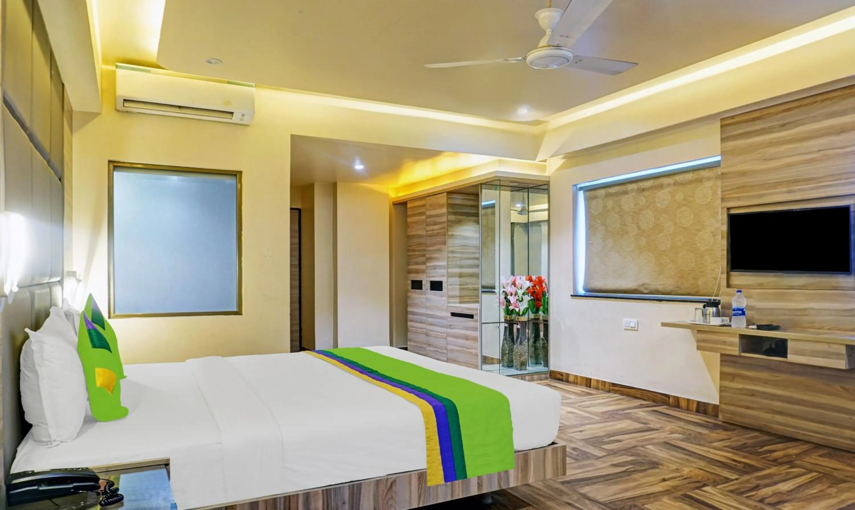 Bedroom, Bed in Treebo Classic Grande, Camp