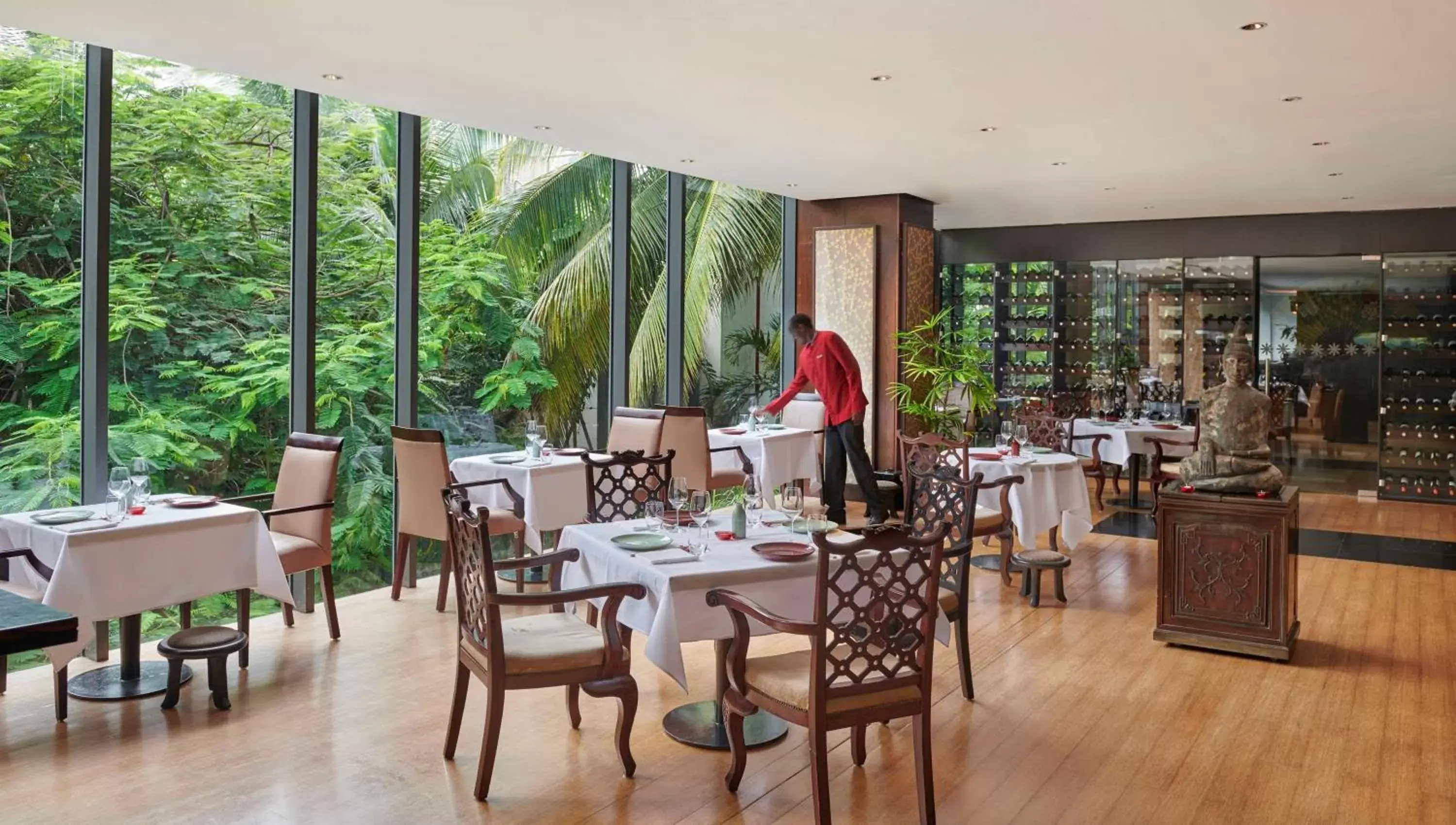 Restaurant/Places to Eat in Hyatt Regency Dar es Salaam, The Kilimanjaro