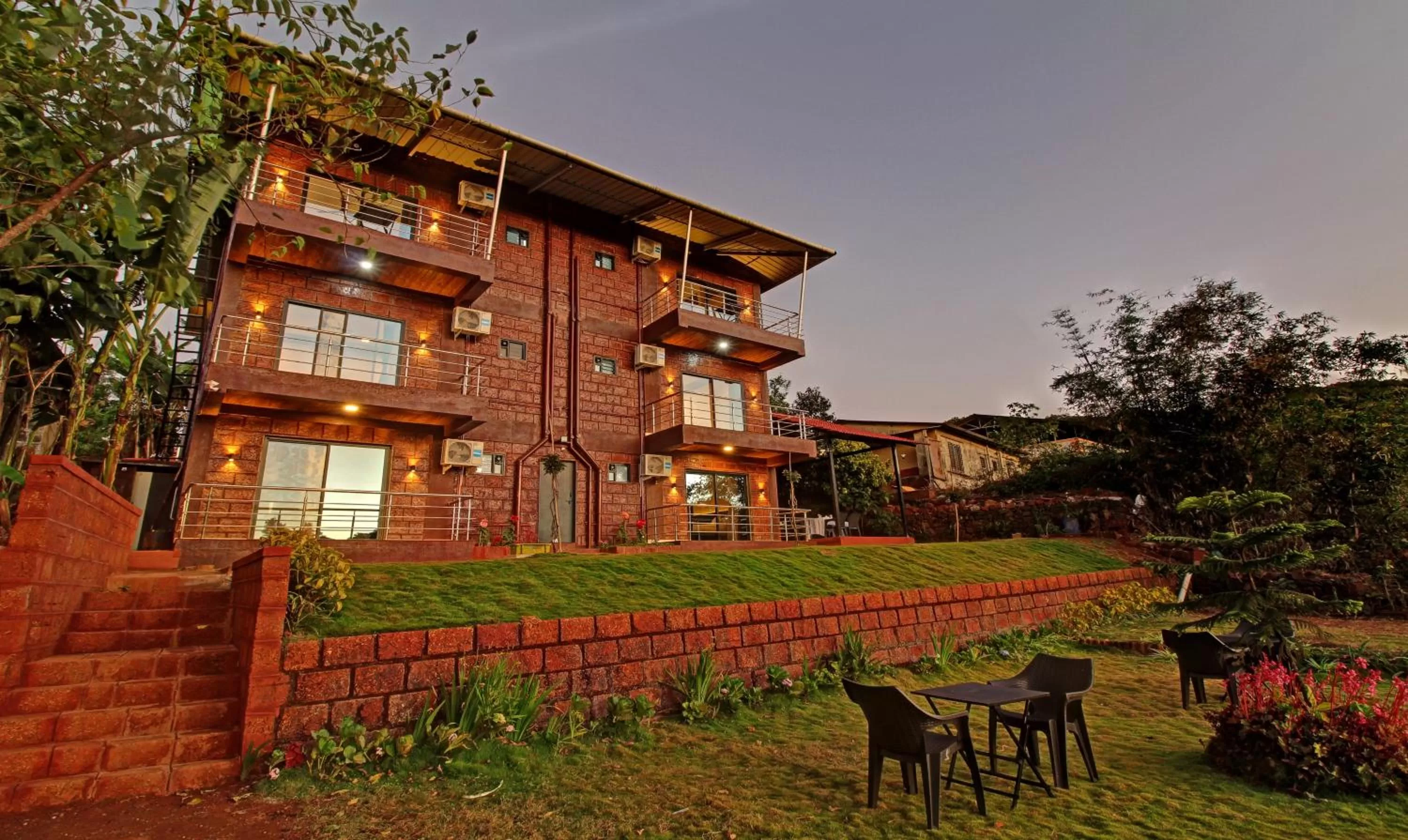 Property Building in Treebo Trend Raaya Regency