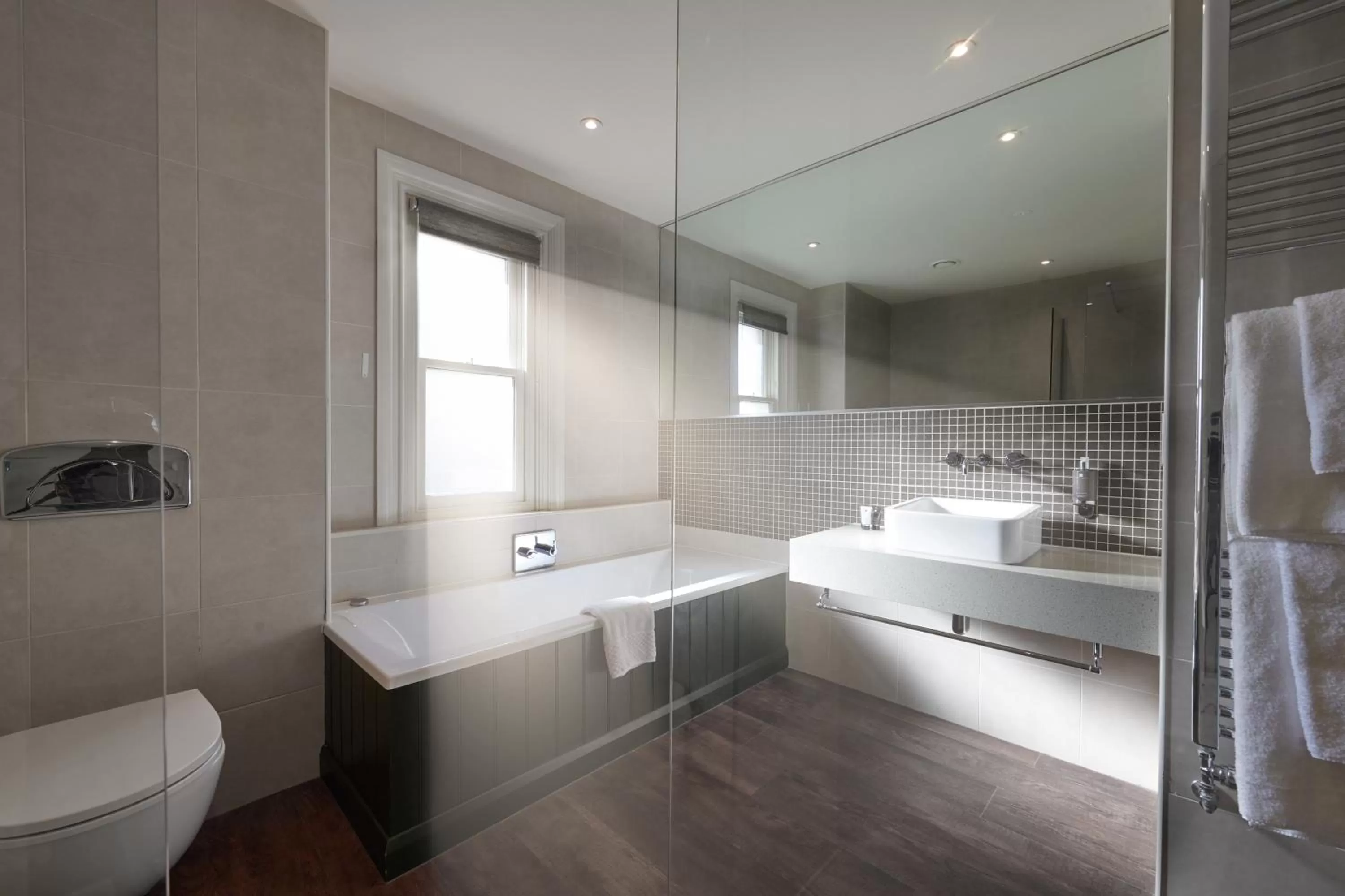 Shower in Park Farm Hotel