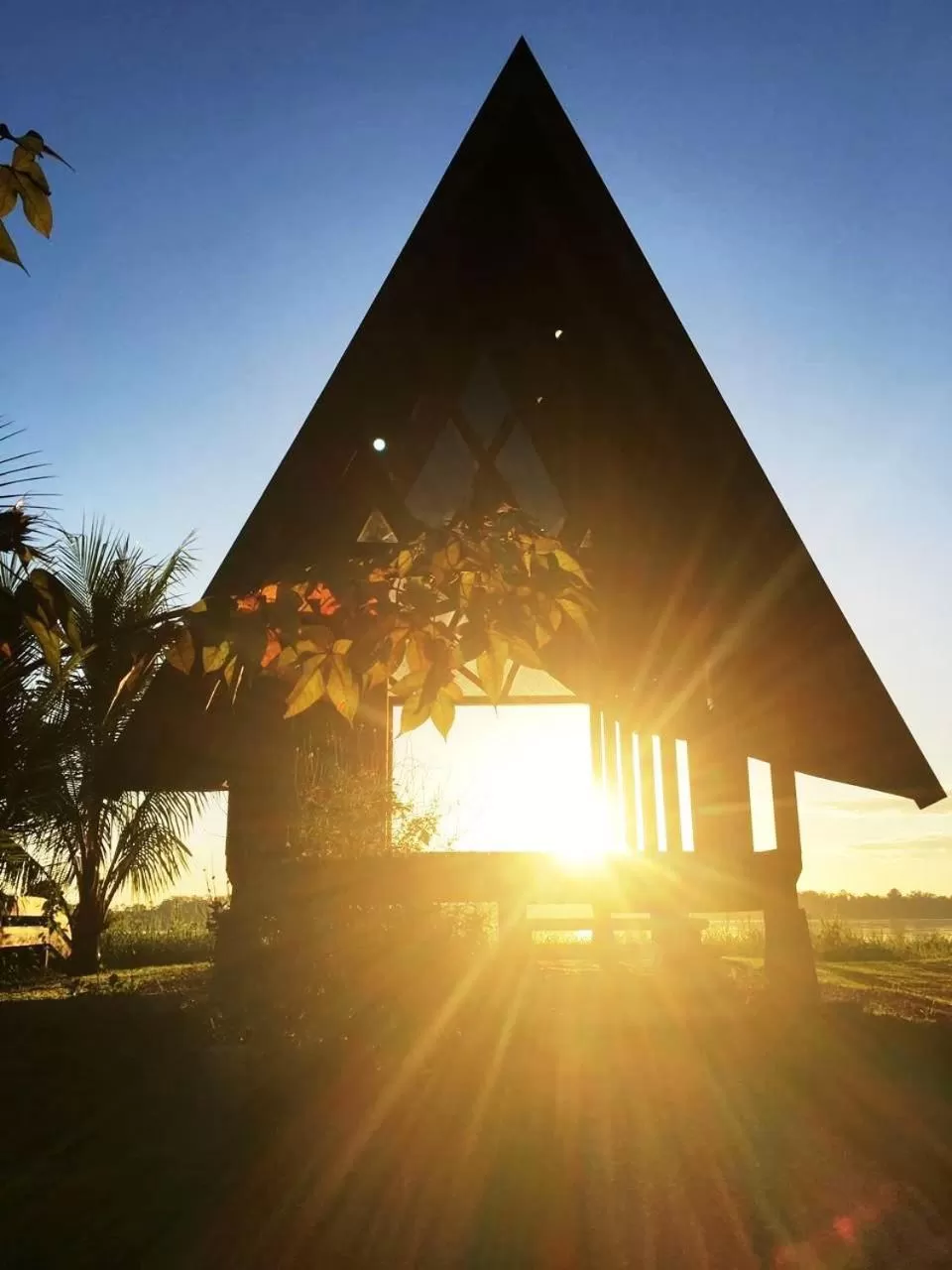 Sunrise in Houttuyn Wellness River Resort