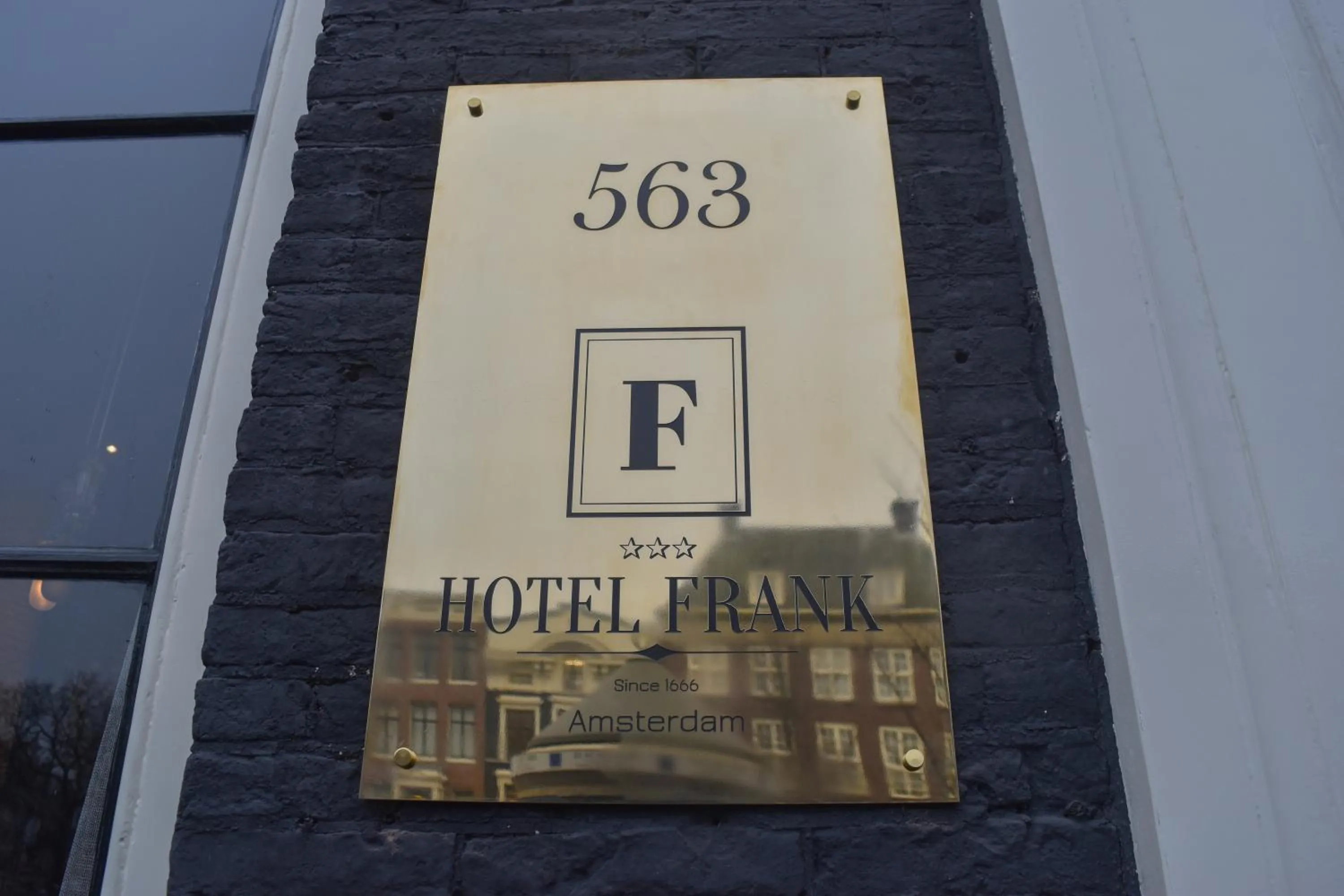 Property logo or sign in Hotel Frank since 1666