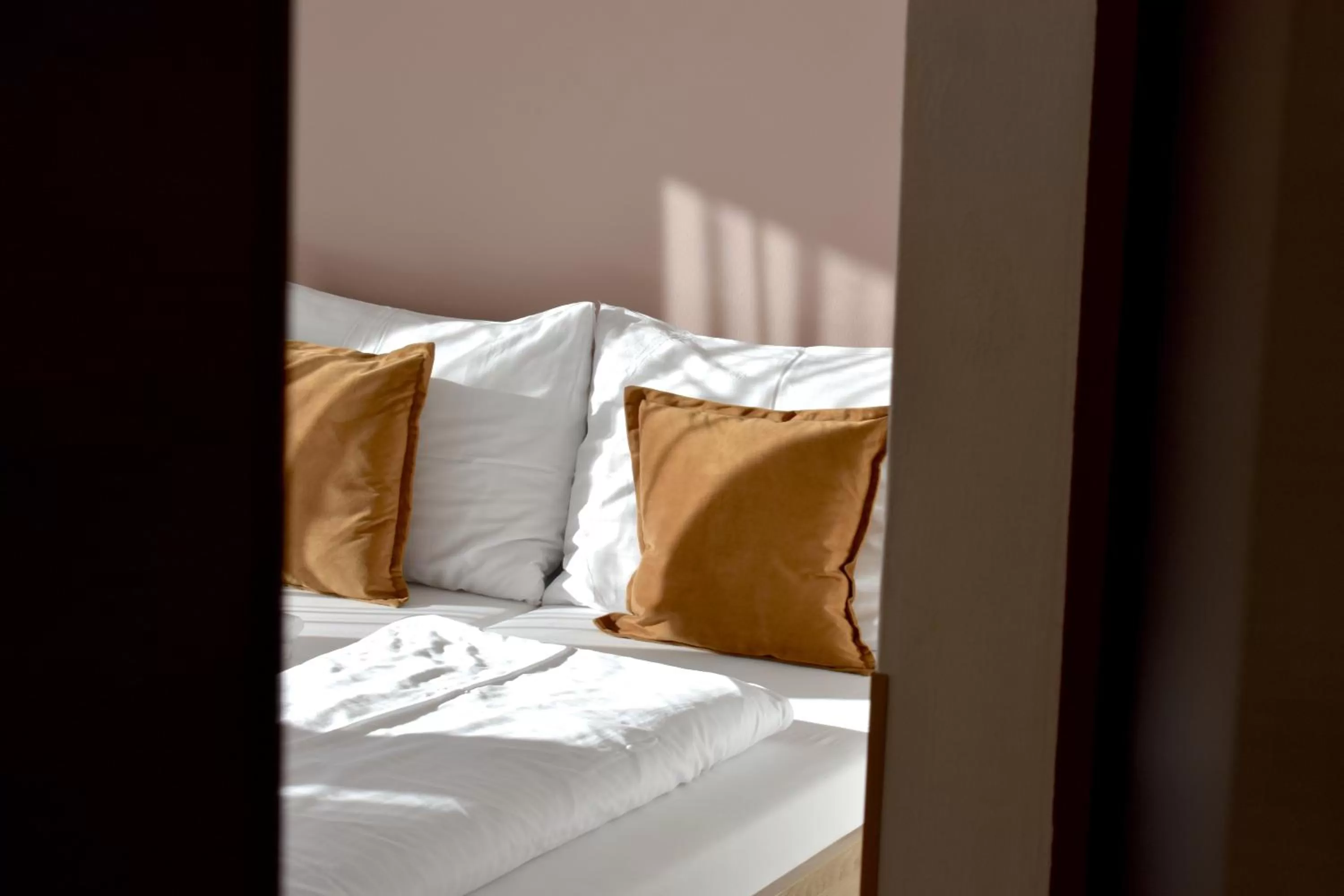 Bed in Rooms & Amoria Spa for Adults Only - Hotel Jägerhof Wörthersee