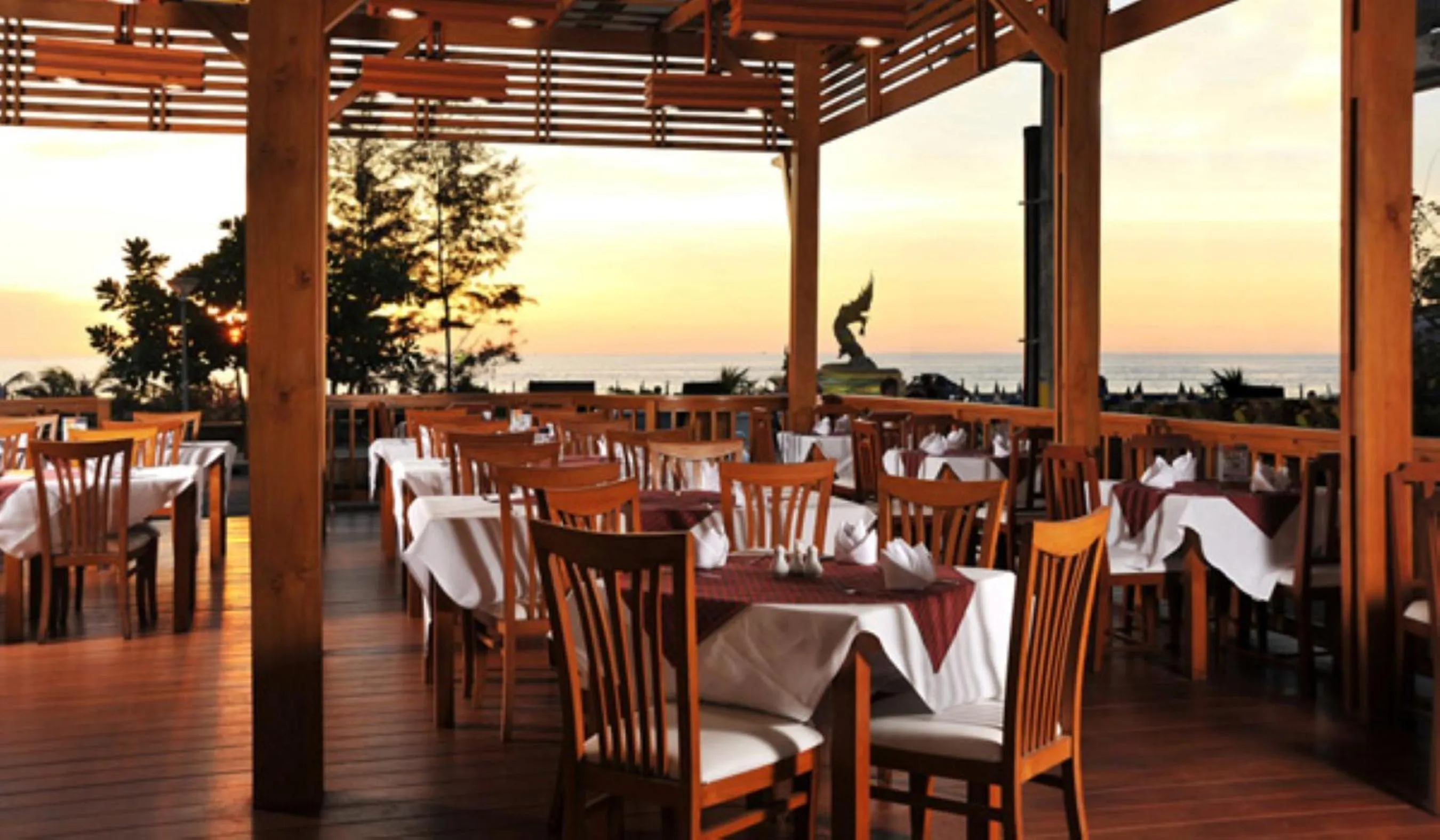 Restaurant/places to eat in Karon Princess Hotel SHA EXTRA Plus