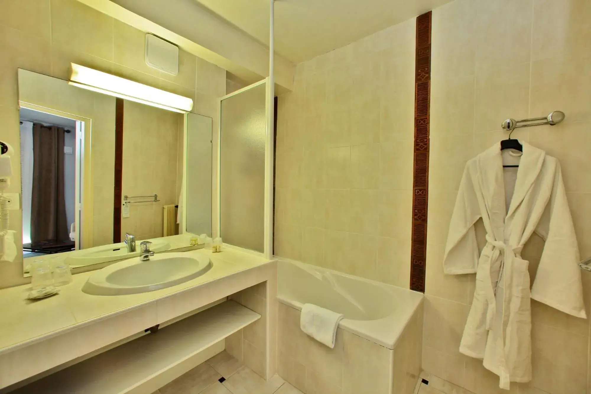 Bathroom in Hotel de Compostelle