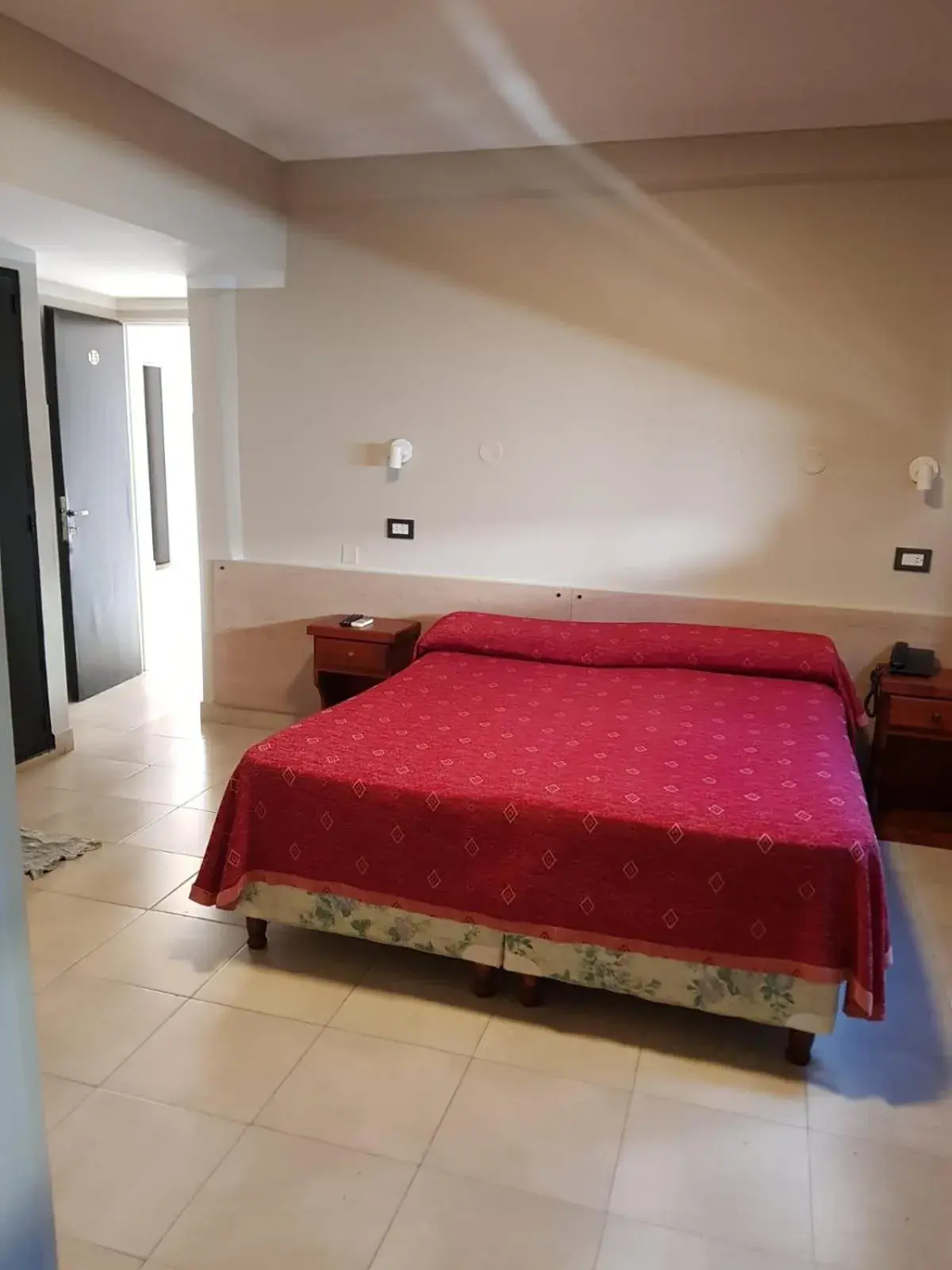 Double Room in Hotel Marilian II Double Room in Hotel Marilian II