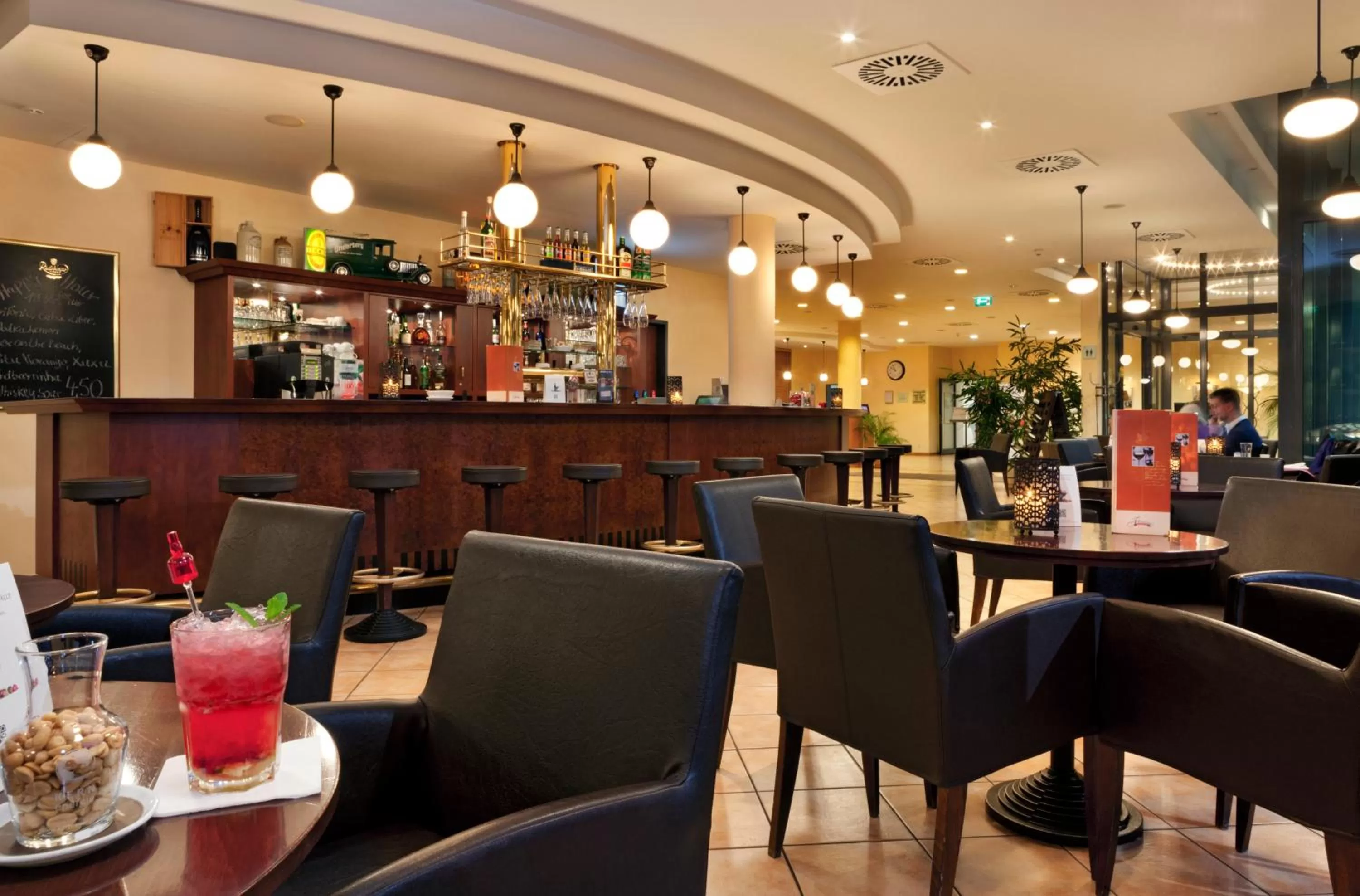 Restaurant/places to eat in IntercityHotel Bremen