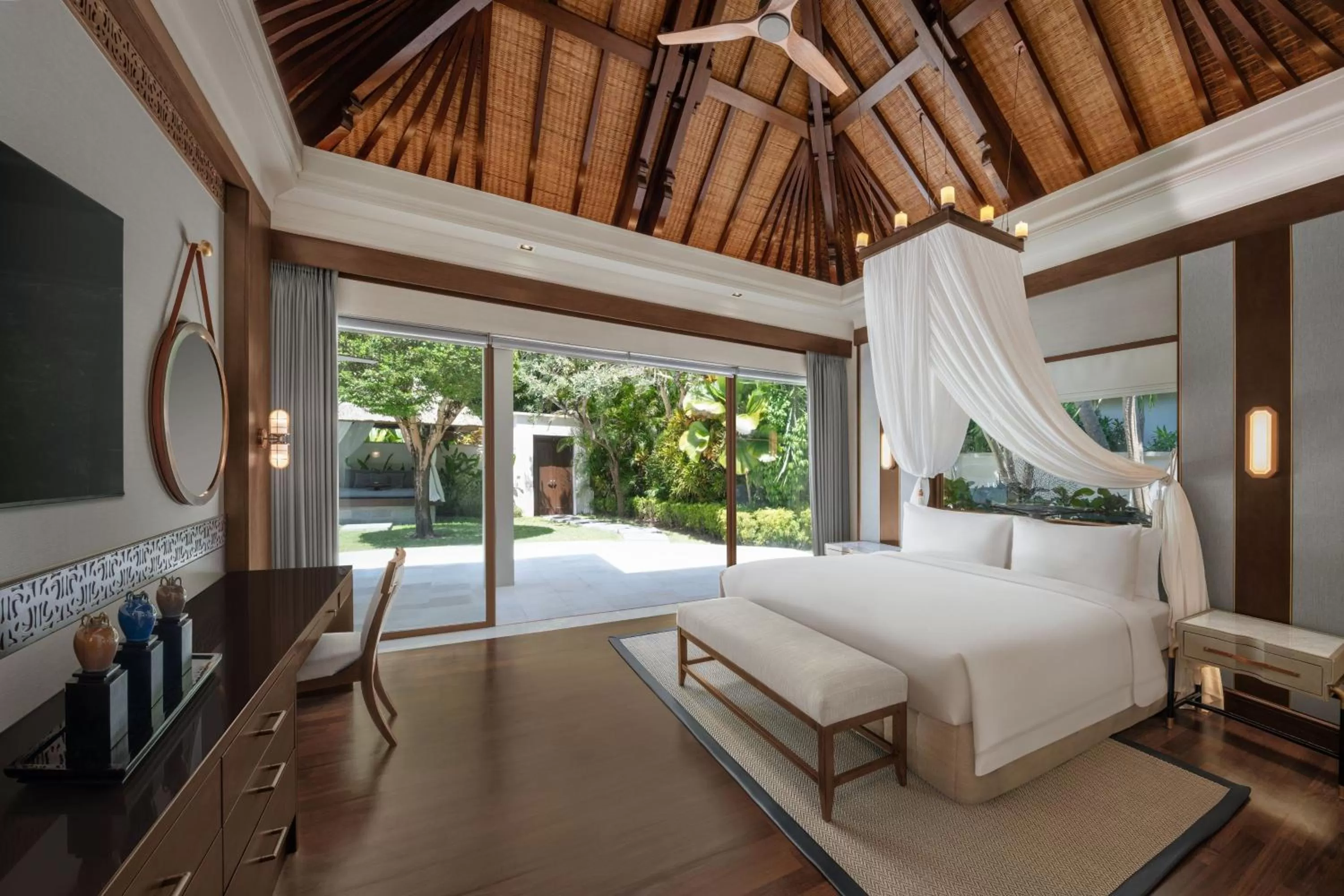 Bedroom, Bed in The Laguna, A Luxury Collection Resort & Spa, Nusa Dua, Bali