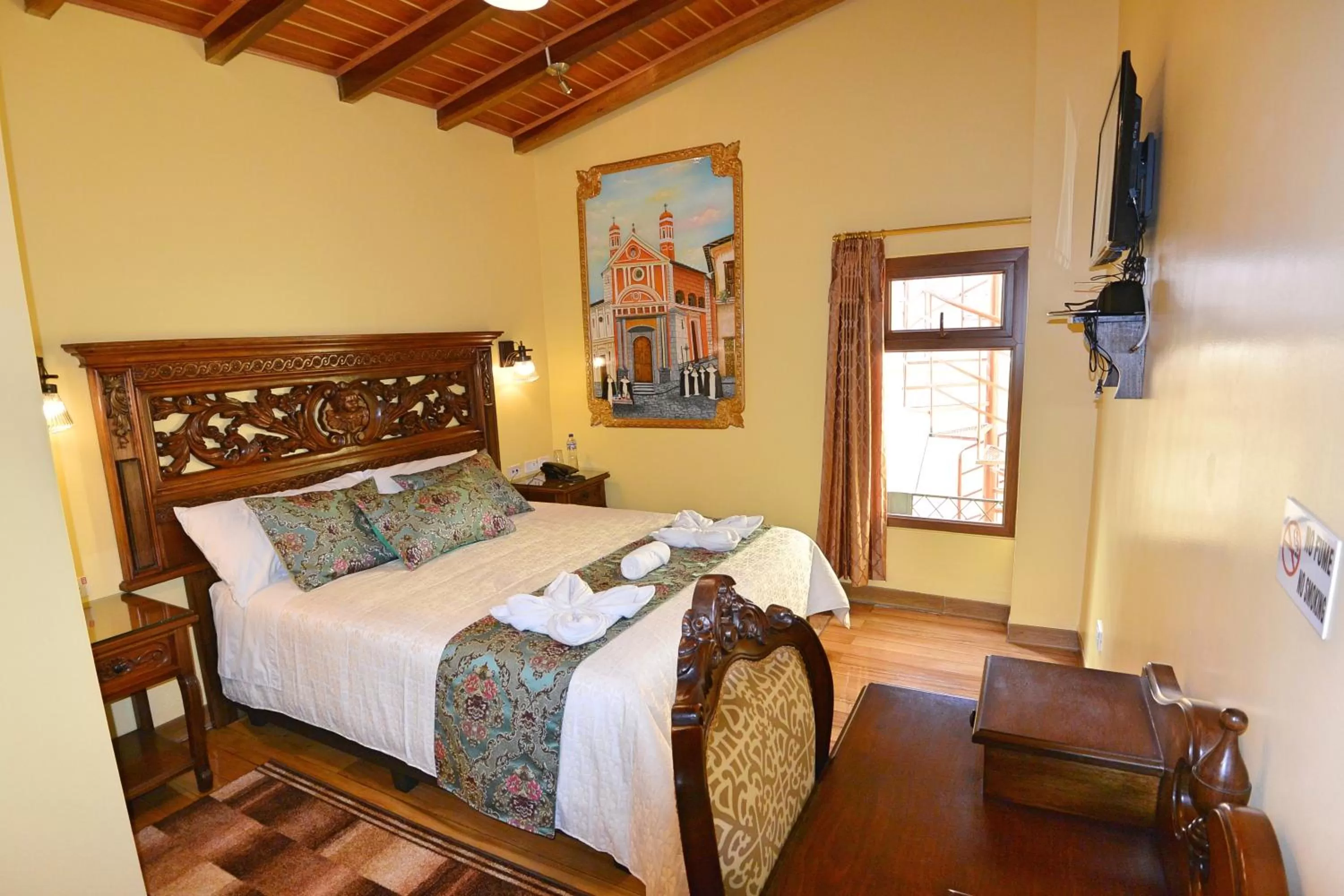 Bed in Hotel La Basílica Quito