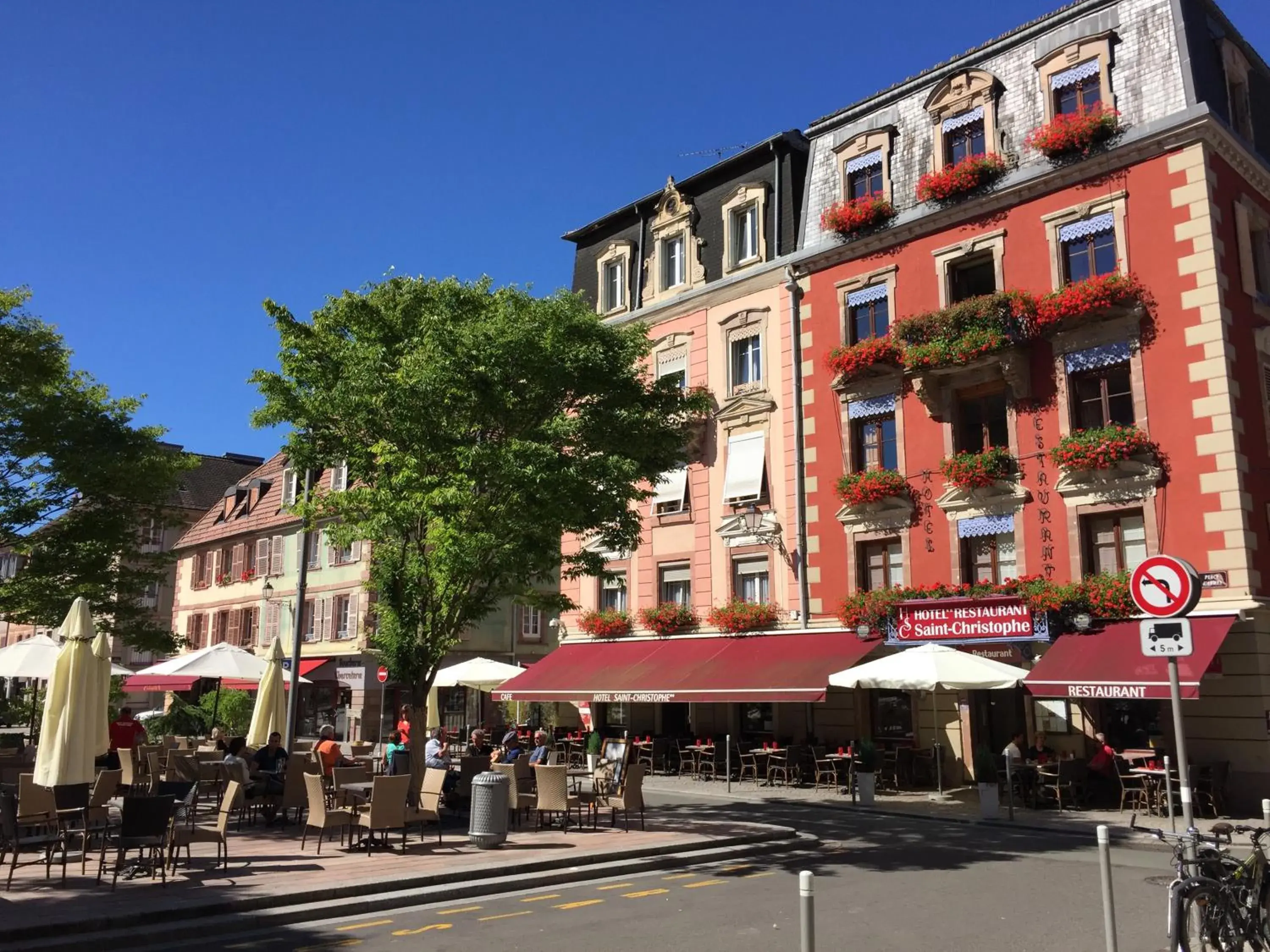 Neighbourhood, Patio/Outdoor Area in Hotel-Restaurant St-Christophe