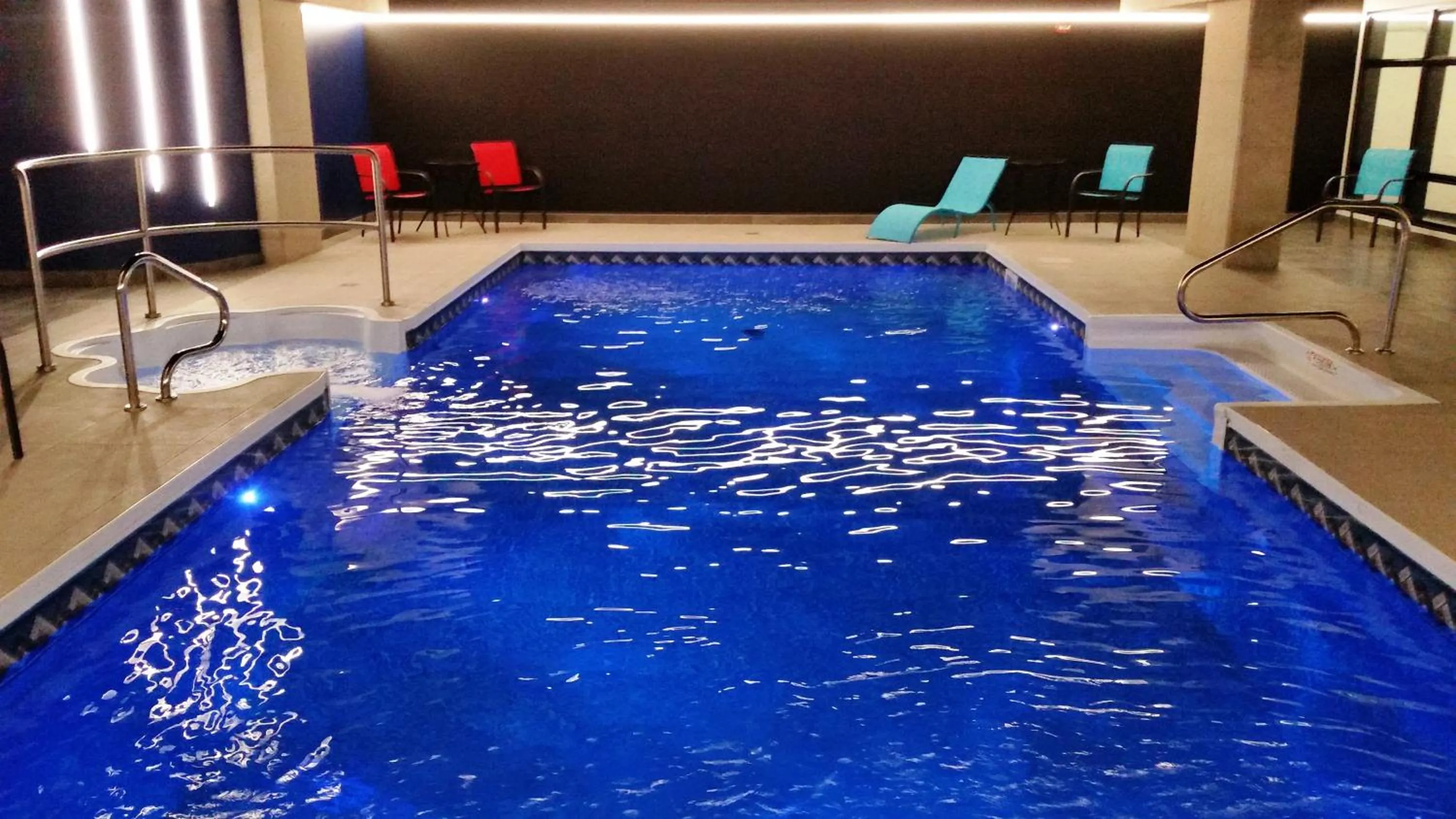 Swimming pool in Grand Times Hotel Drummondville