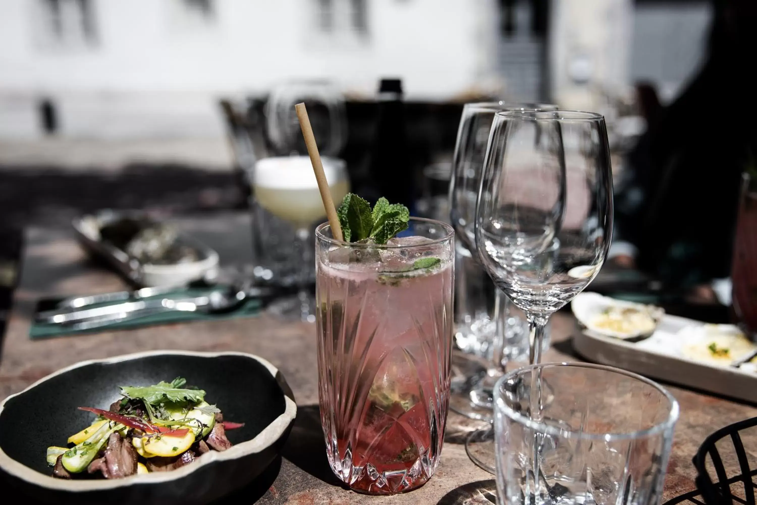 Patio in Hôtel des Basses Pyrénées - Bayonne