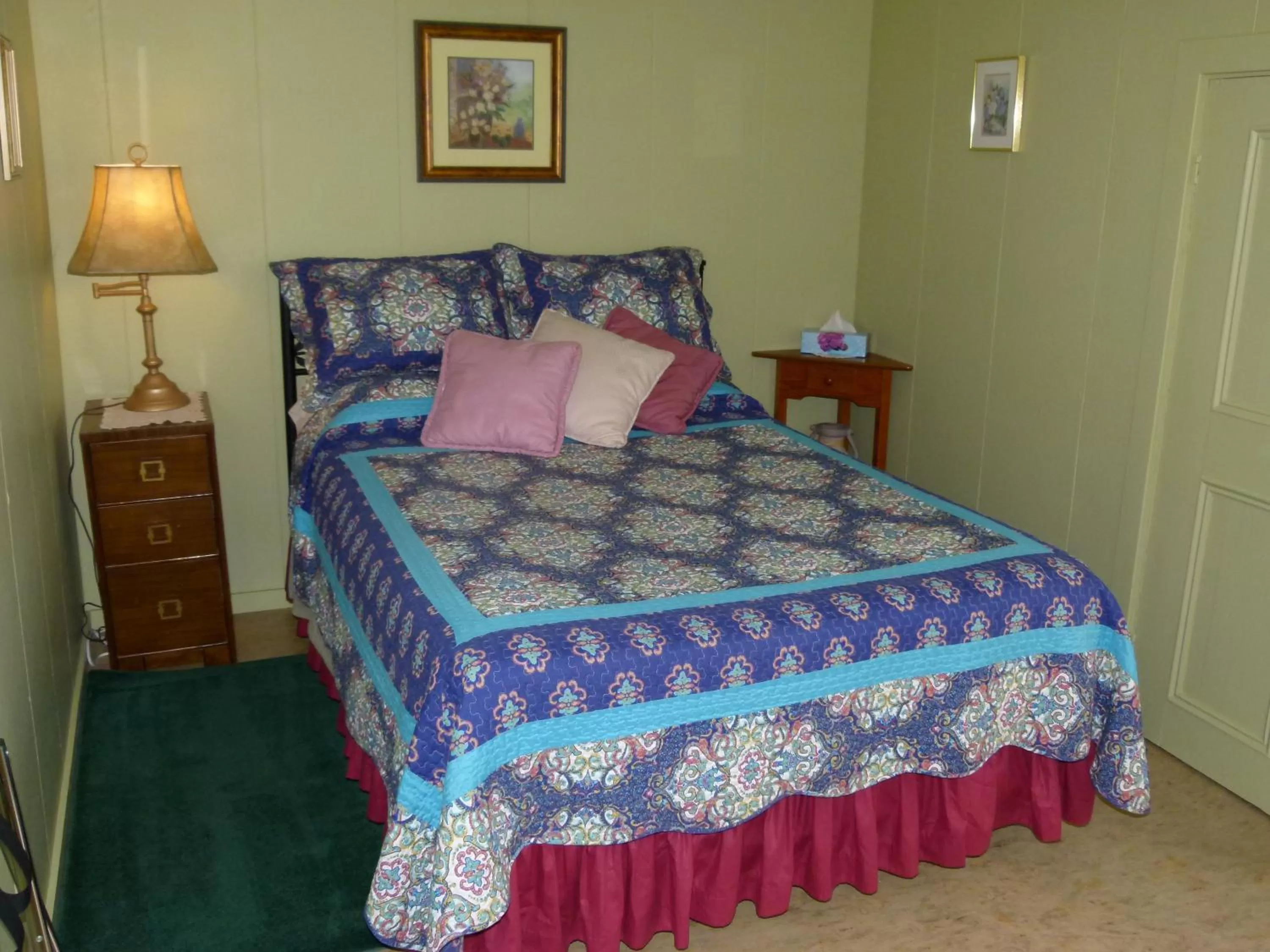 Photo of the whole room, Bed in La Maison entre Mer Montagnes