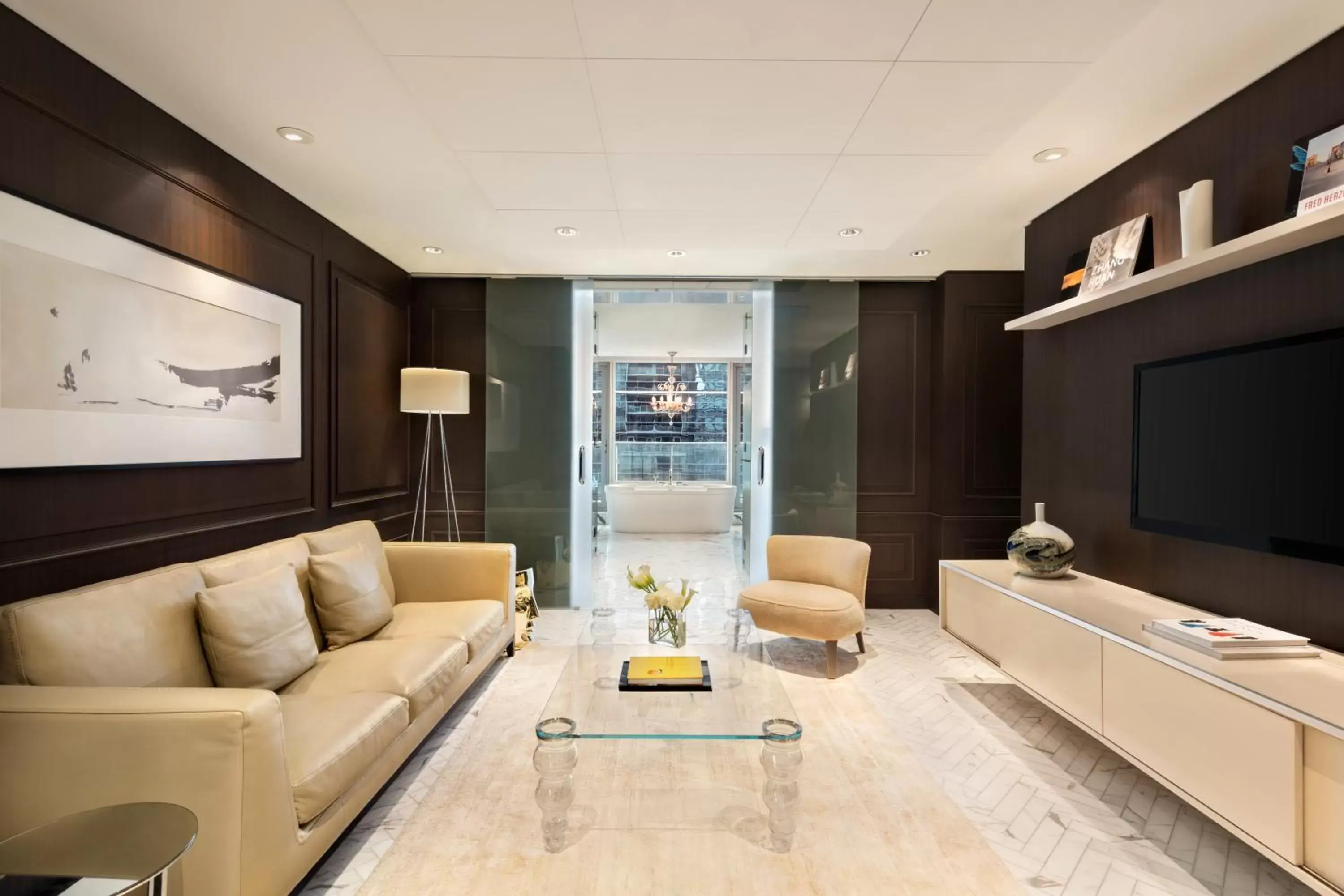 Living room, Seating Area in Shangri-La Toronto