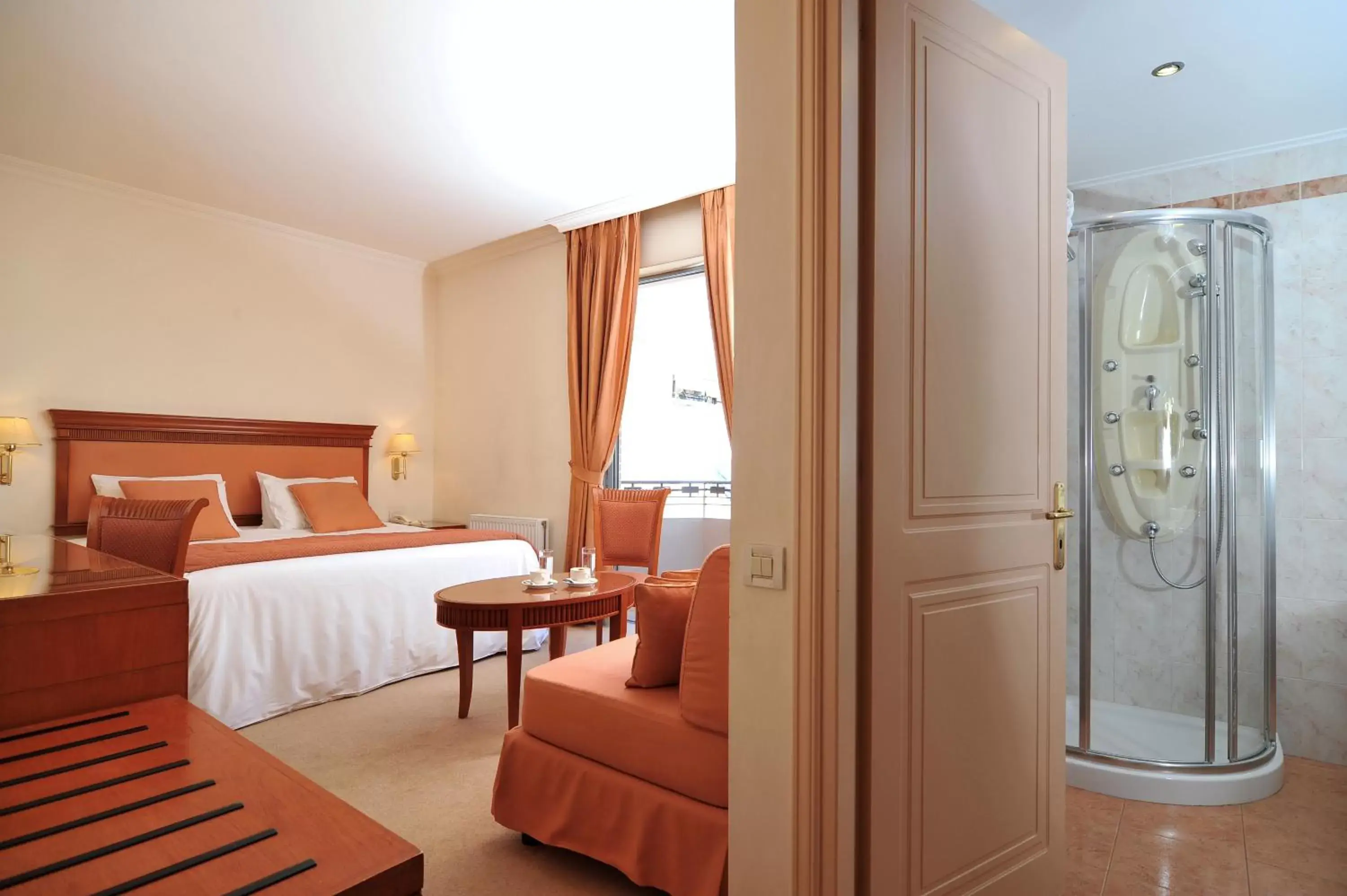 Bedroom, Bed in Athens Atrium Hotel & Jacuzzi Suites