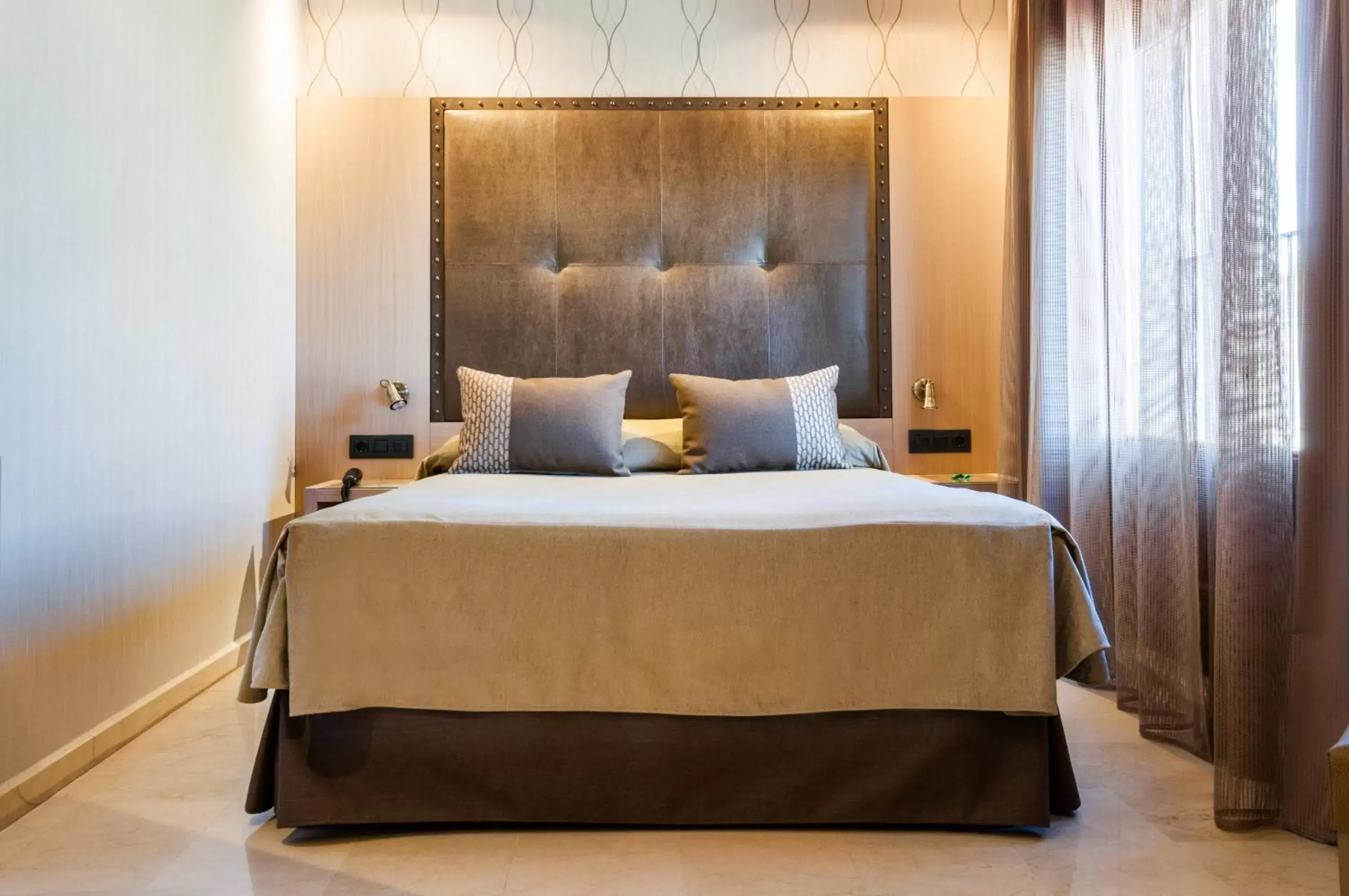 Bedroom, Bed in Gran Hotel Barcino
