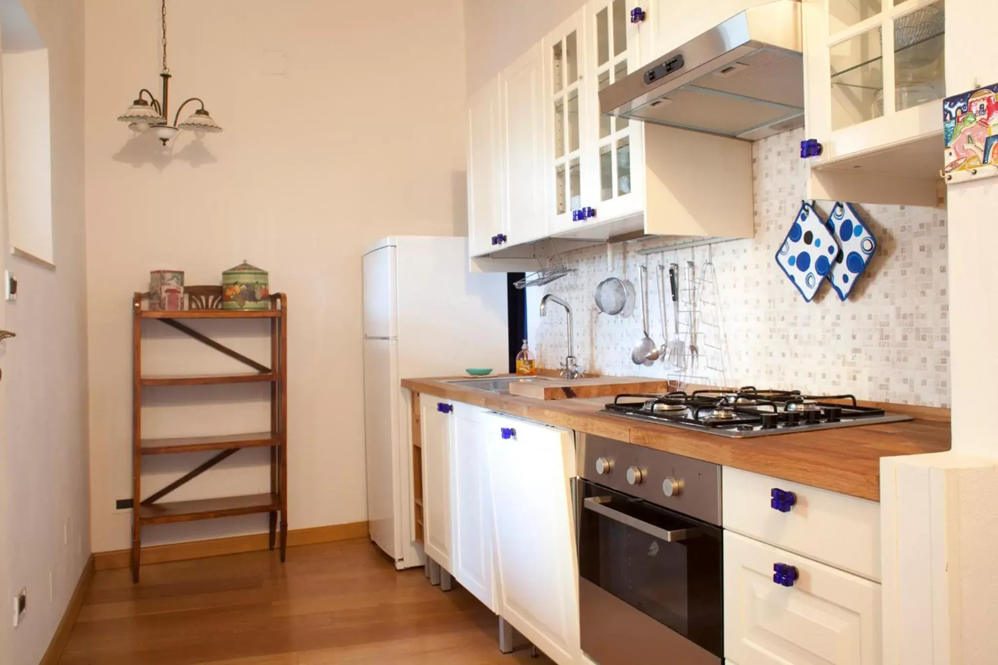 Kitchen/Kitchenette in Maison Dei Miracoli