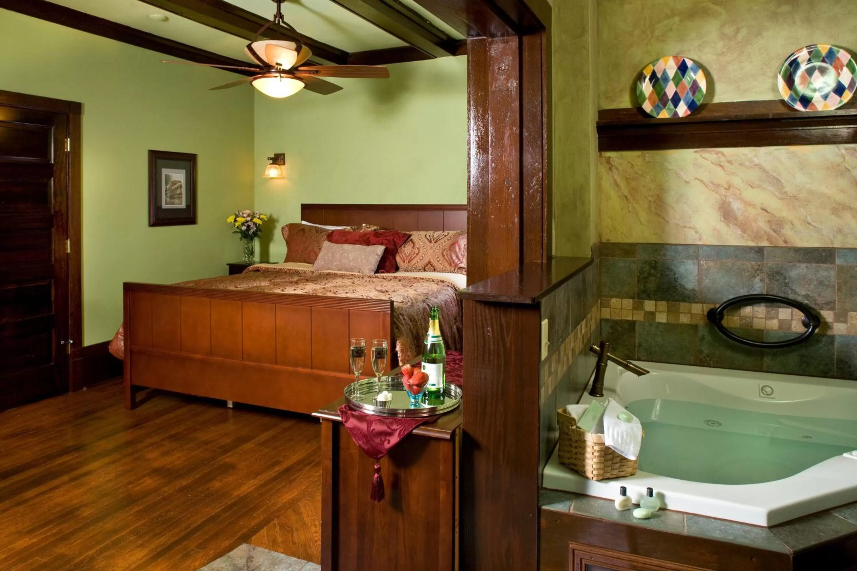 Bedroom, Bed in Hilltop Manor B&B