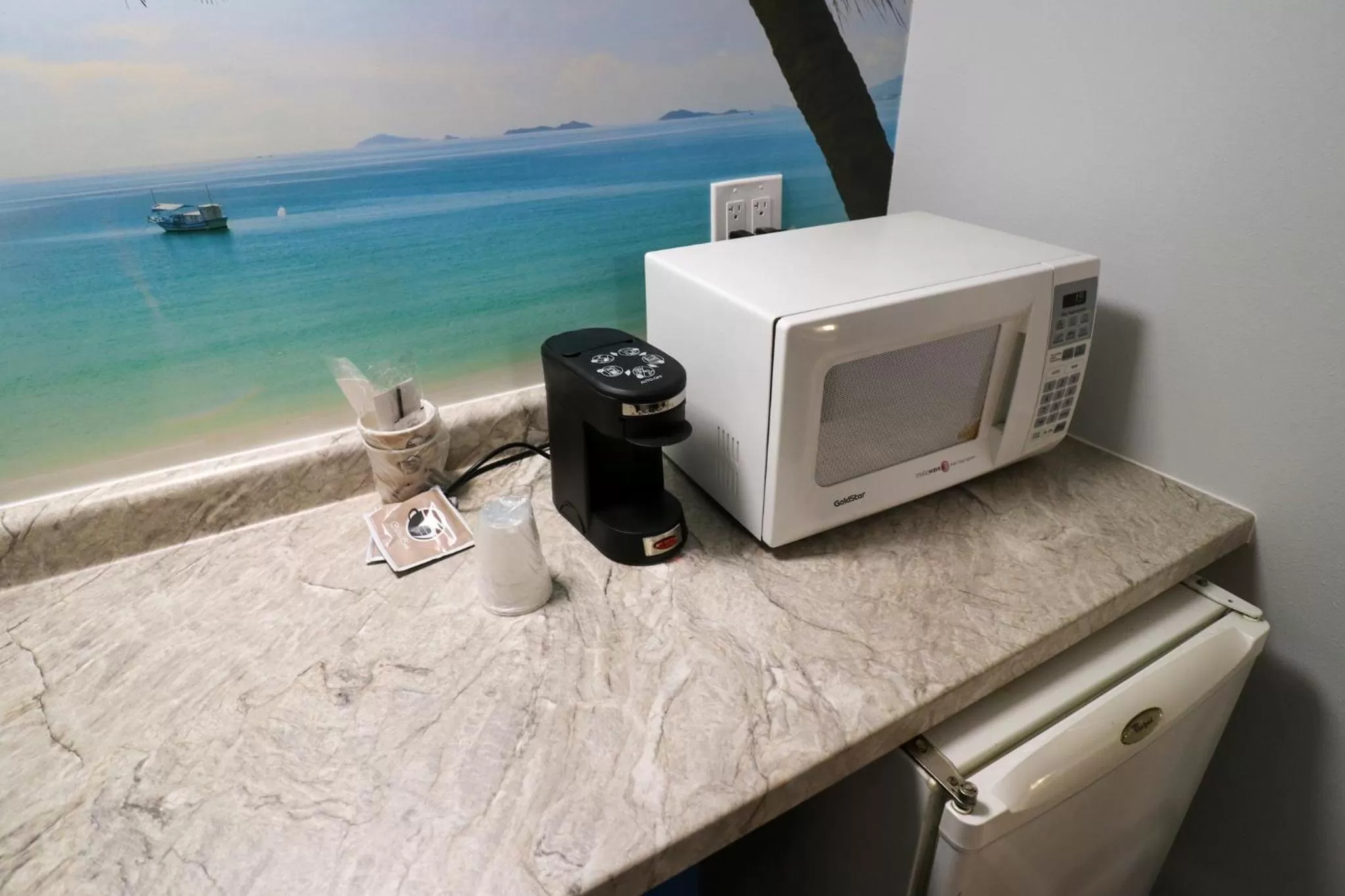 Coffee/tea facilities in Envi Boutique Hotel Henderson-Evansville South