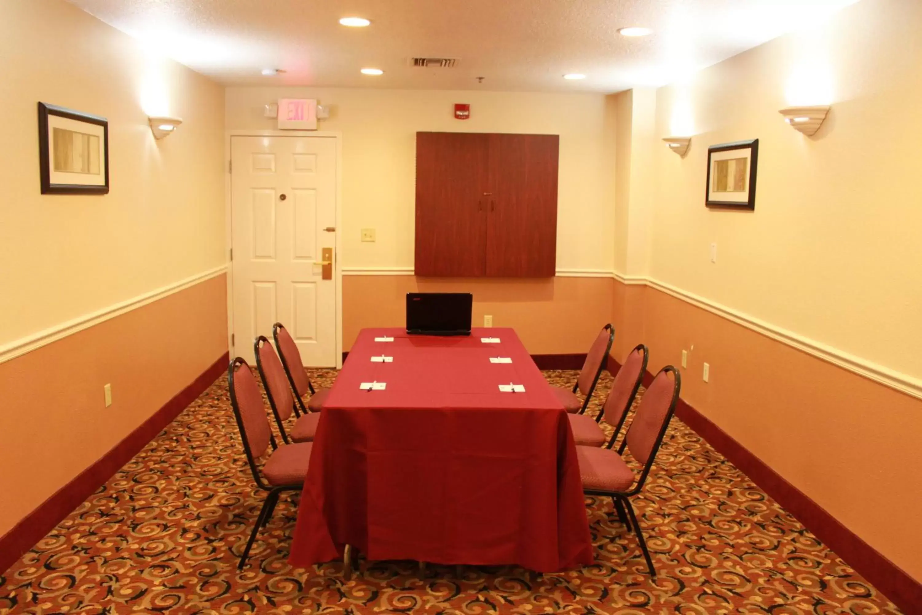 Meeting/conference room in Holiday Inn Express Hotel & Suites Cocoa Beach, an IHG Hotel