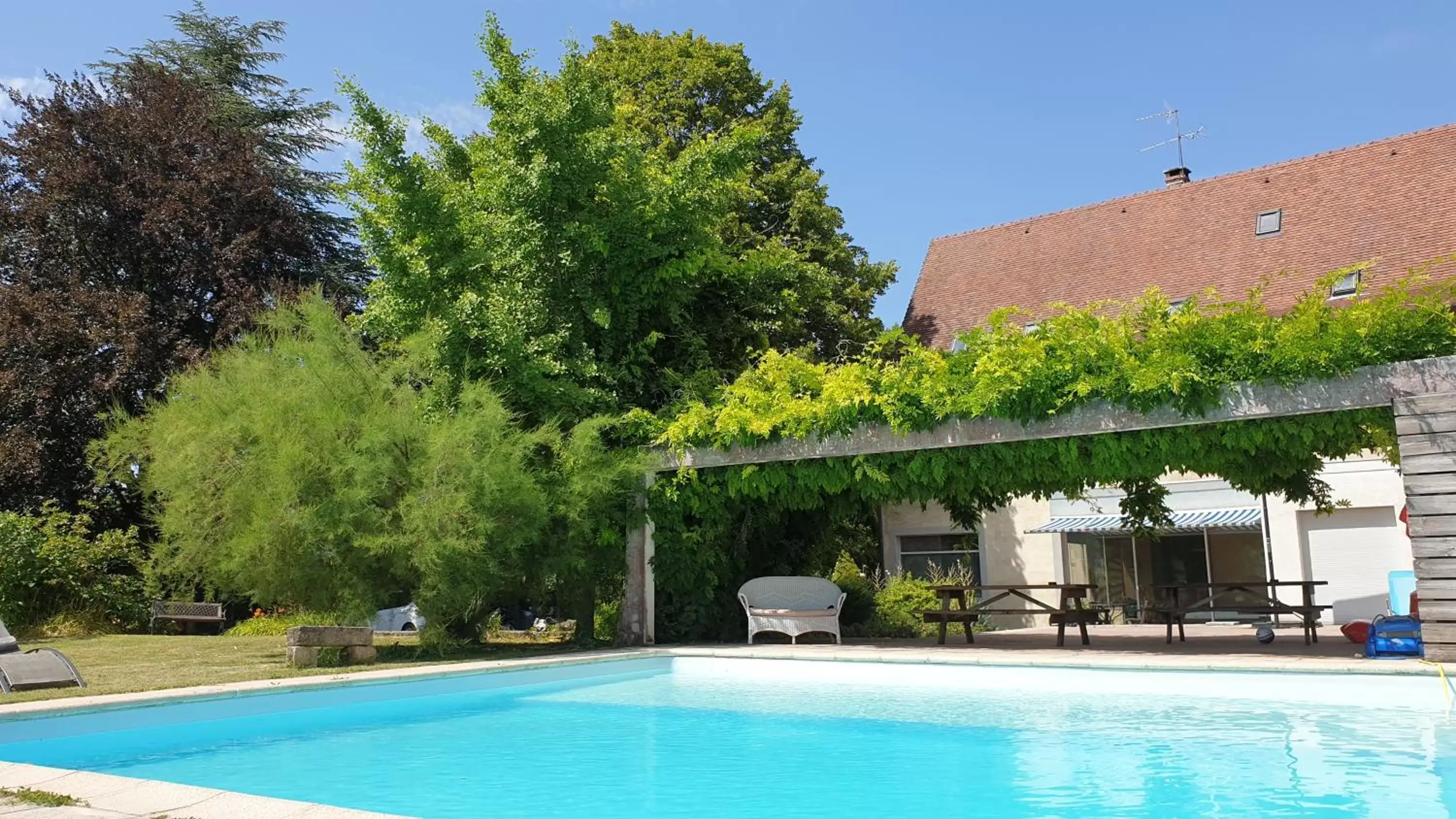 Swimming Pool in De passage chez Lili