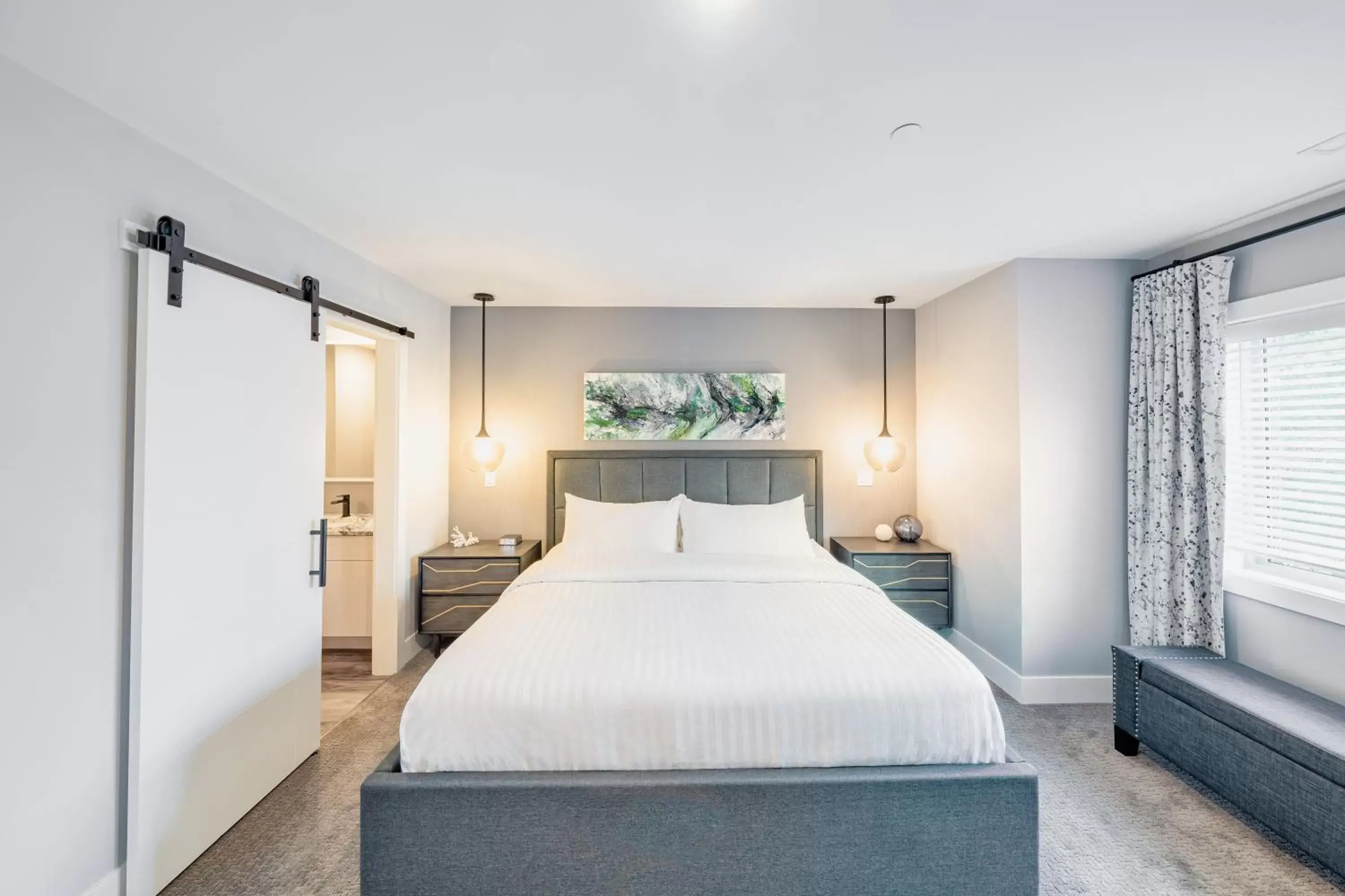 Bedroom, Bed in Sunrise Ridge Waterfront Resort