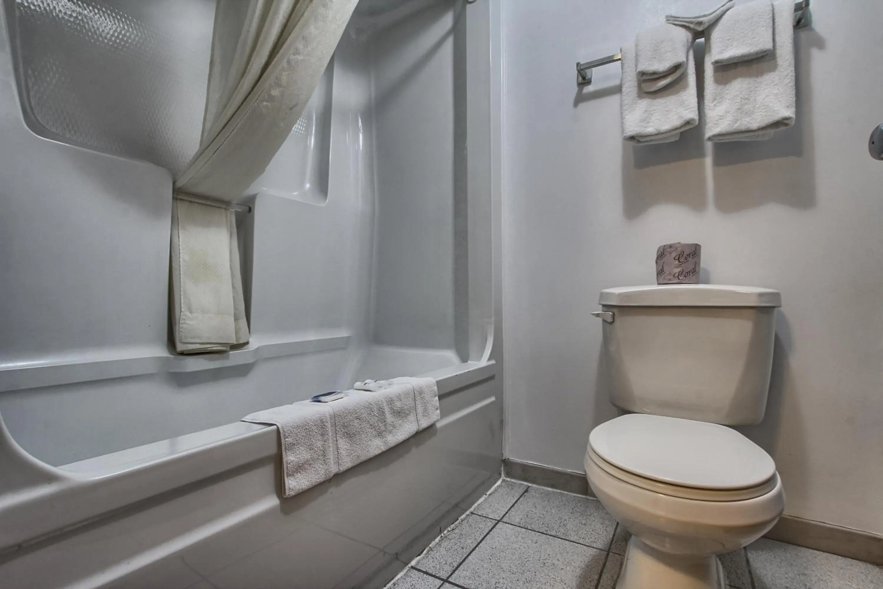 Bathroom in Motel 6-Windsor, ON