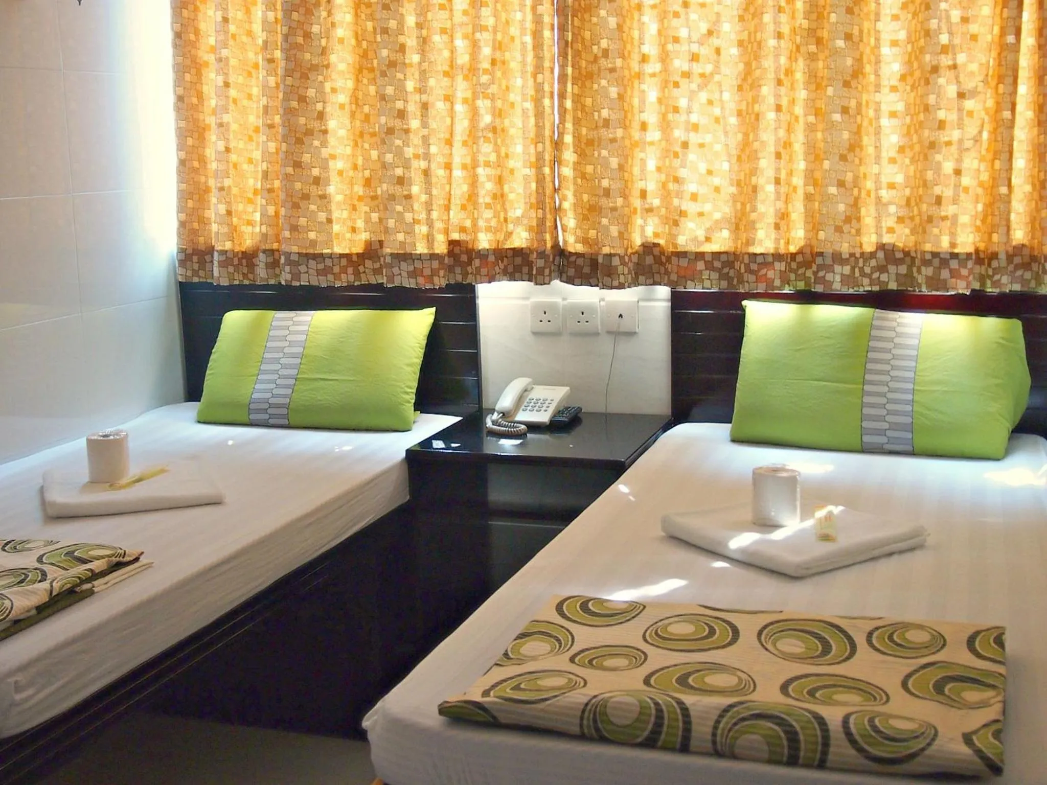 cot, Bed in Premium Lounge