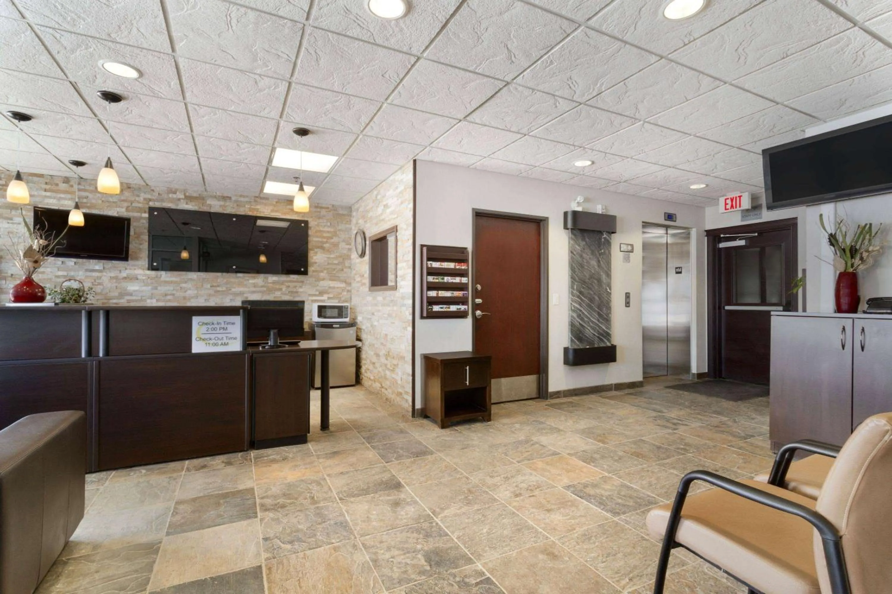 Photo of the whole room in Super 8 by Wyndham Saskatoon Near Downtown