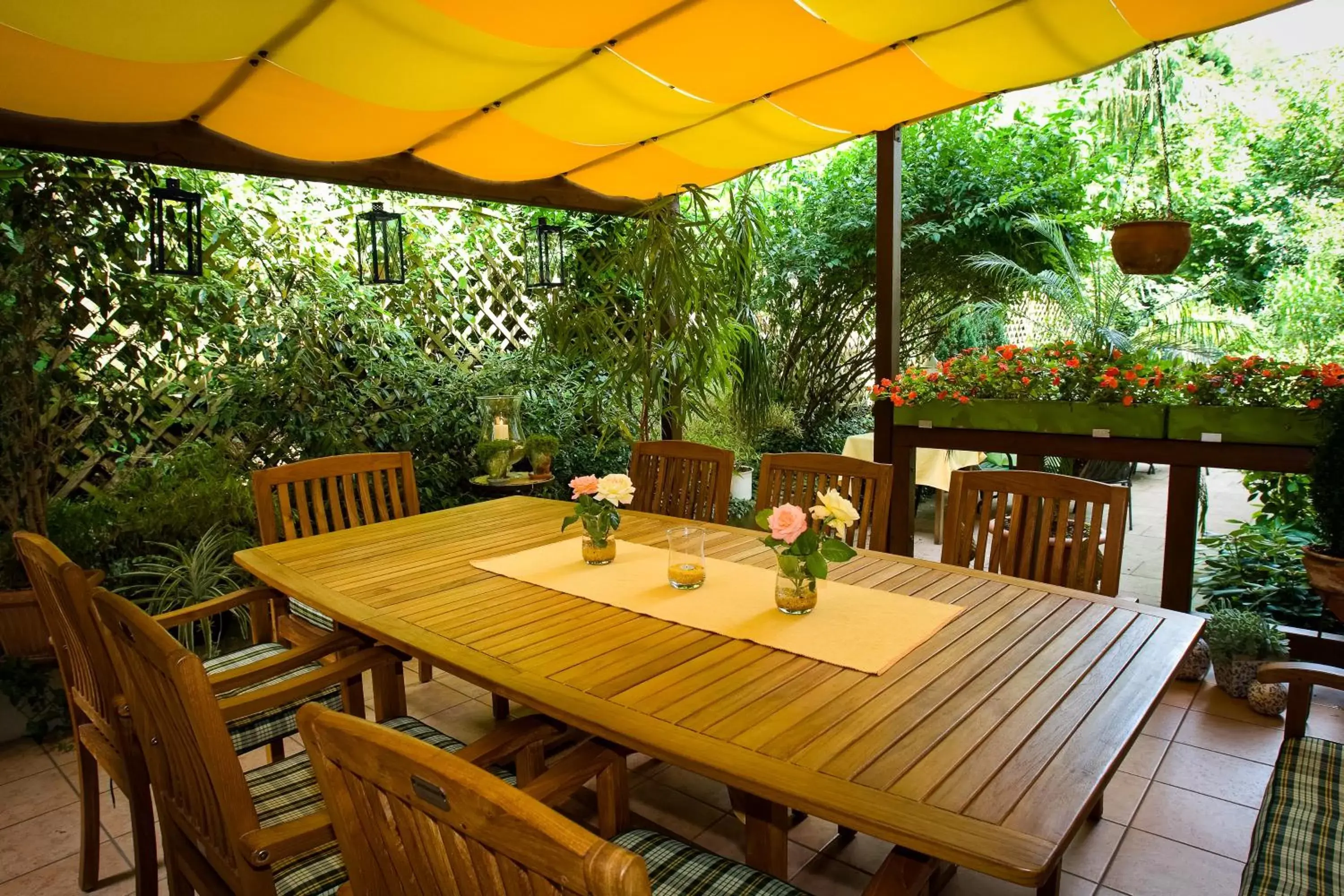 Patio in Hotel Azenberg