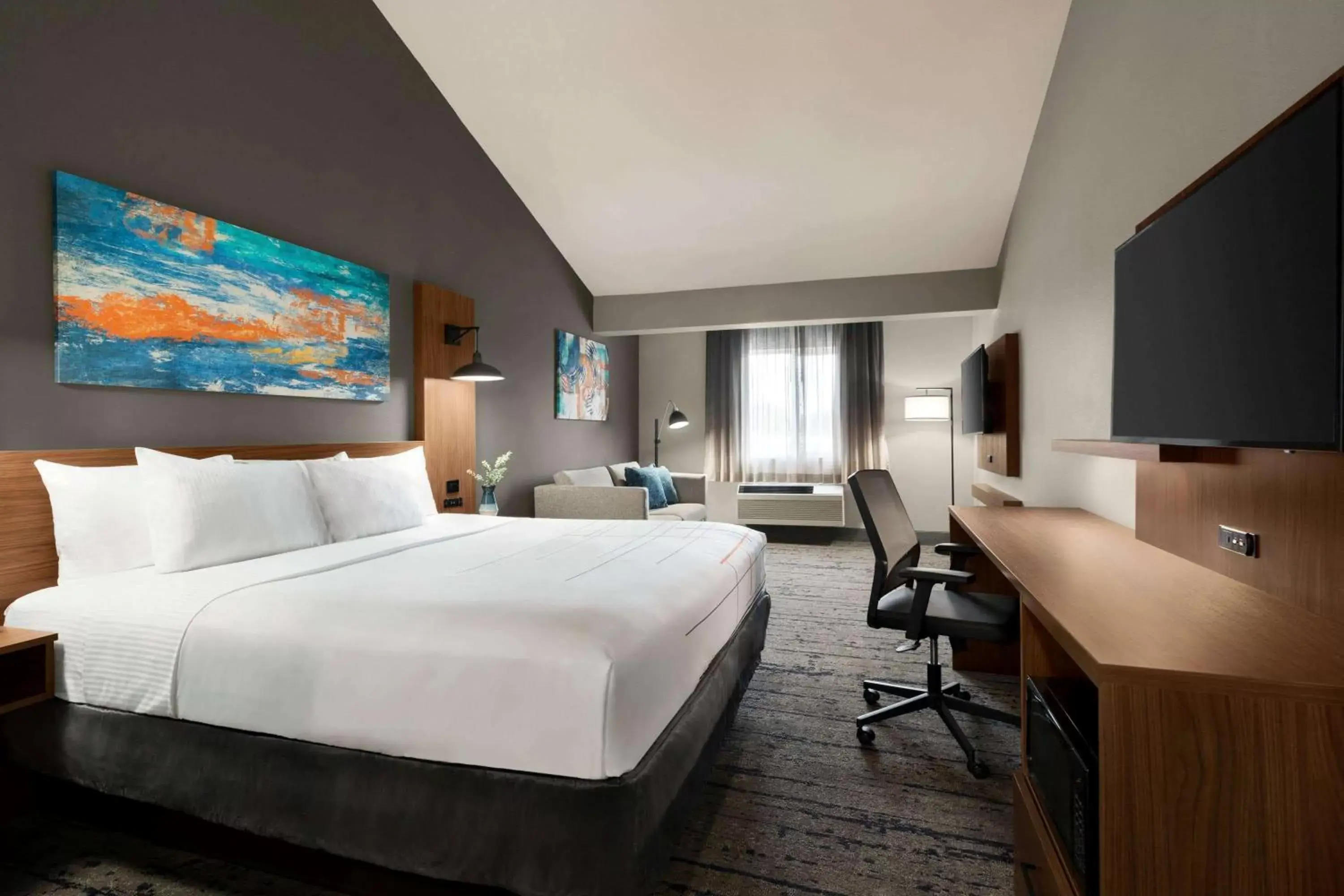 King Room with Kitchenette - Non-Smoking in La Quinta by Wyndham Salem OR King Room with Kitchenette - Non-Smoking in La Quinta by Wyndham Salem OR