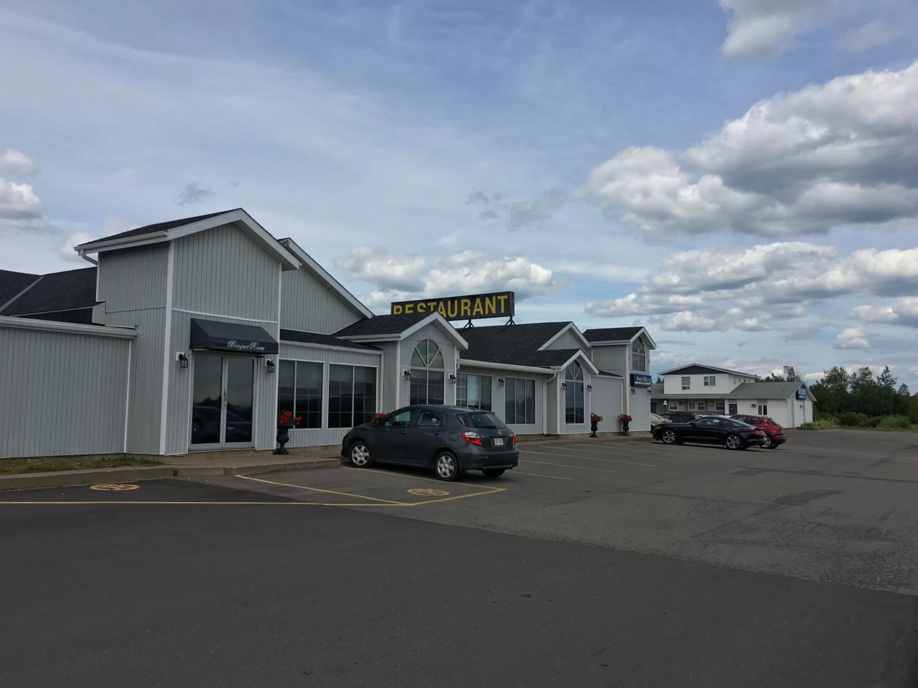 Property Building in Fairway Inn