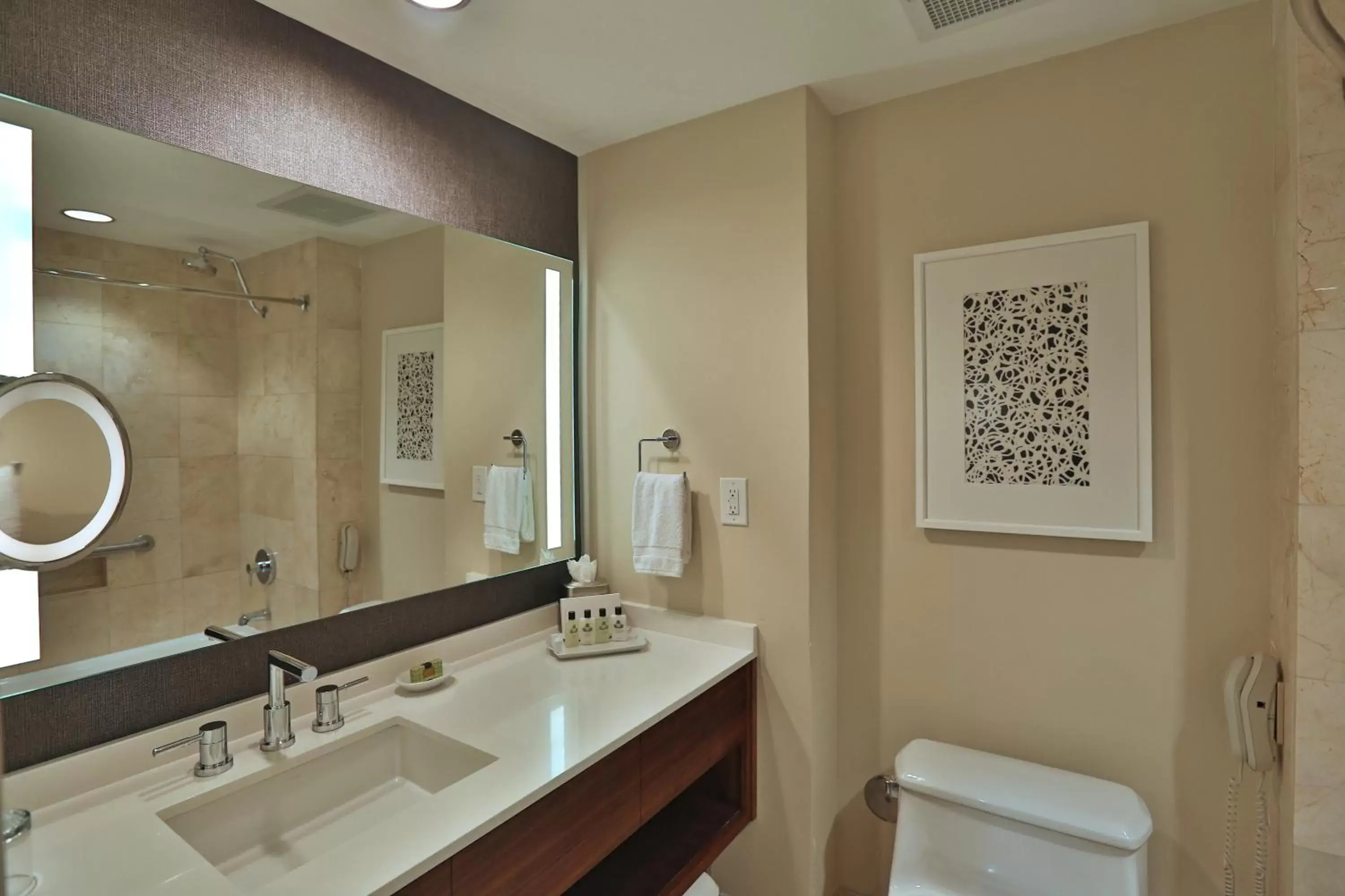Shower, Bathroom in InterContinental at Doral Miami, an IHG Hotel
