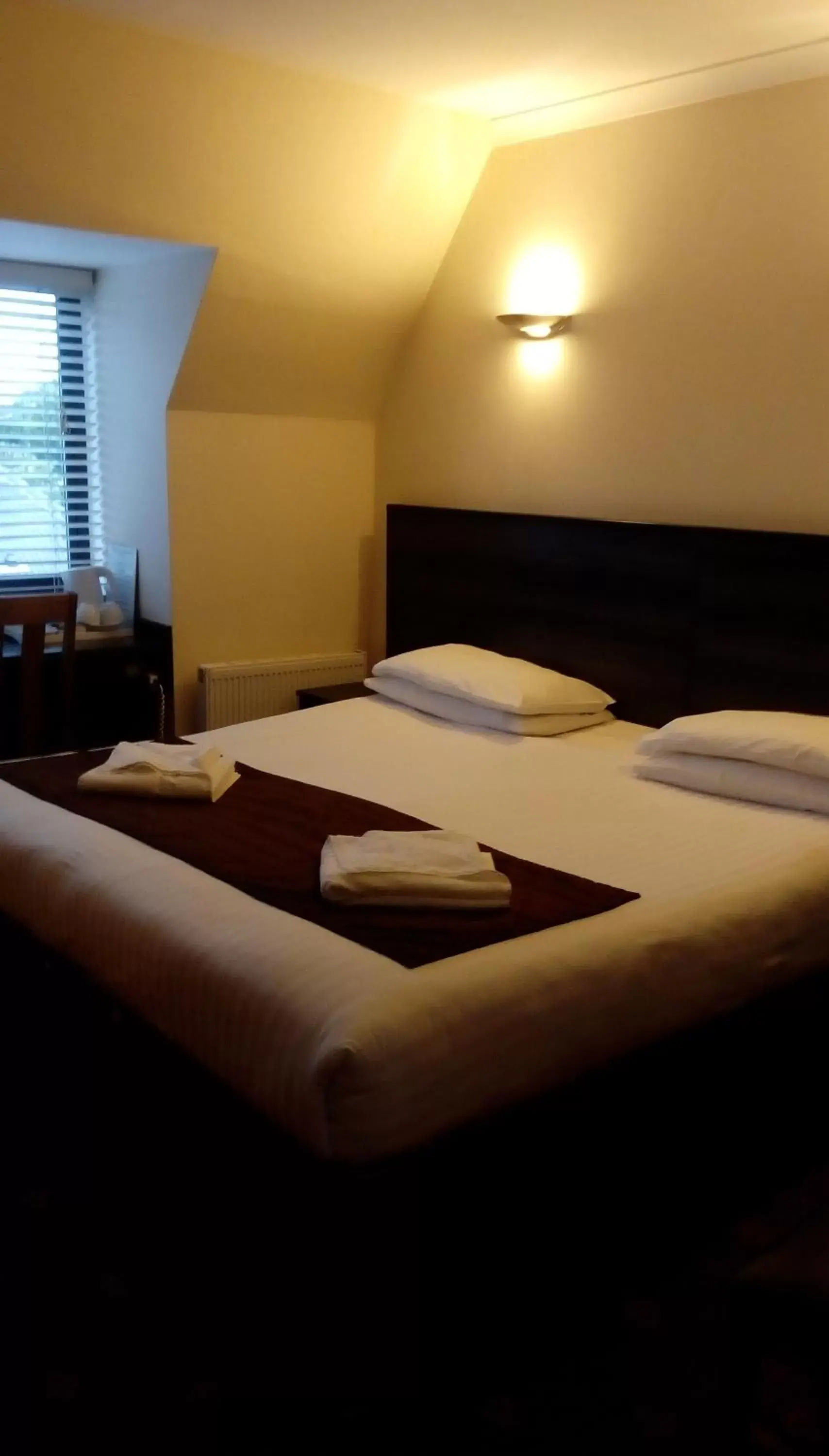Photo of the whole room, Bed in The Brent Hotel - London - Wembley and Harrow