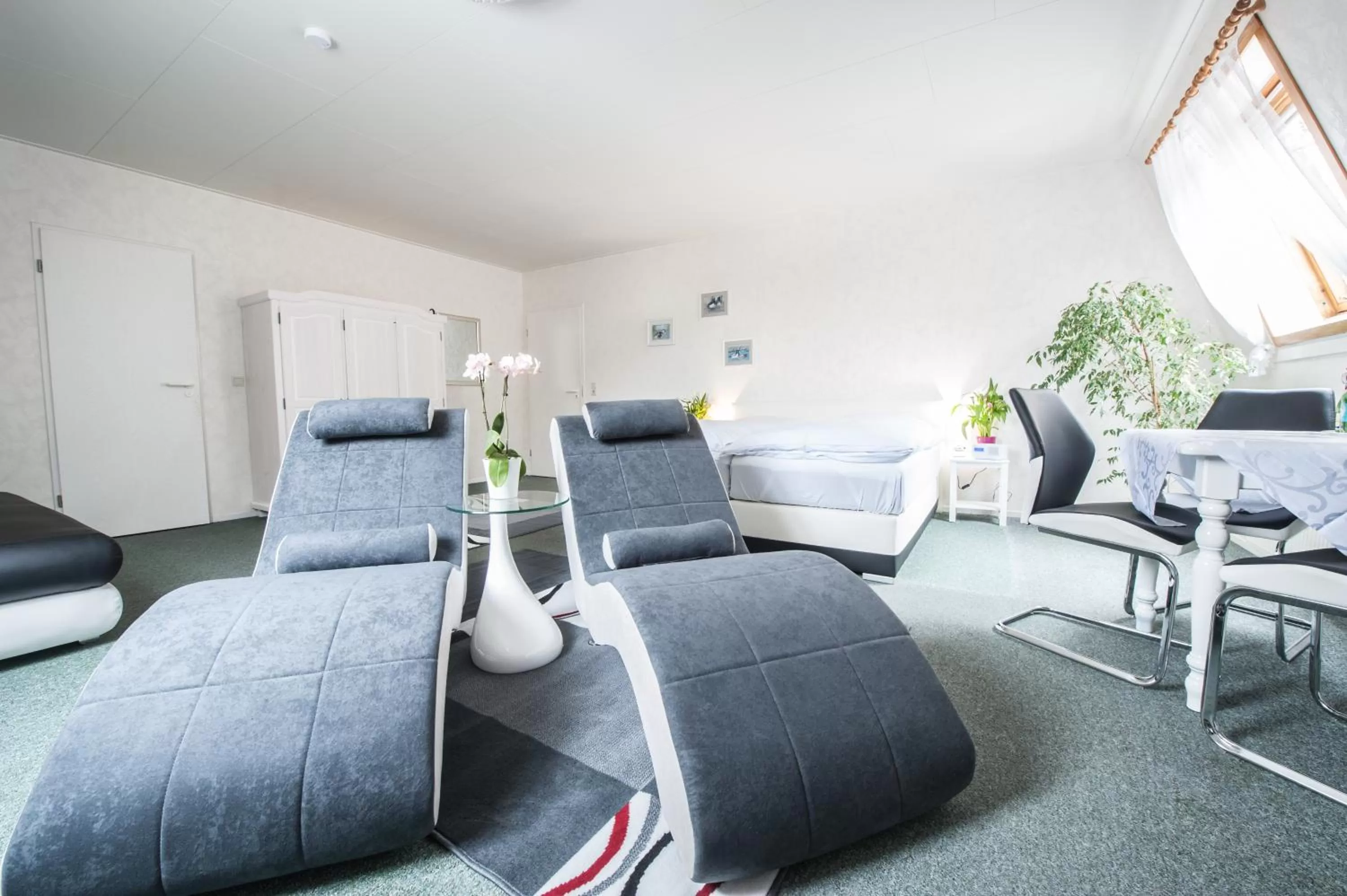 Photo of the whole room in Hotel Forsthaus Sellin