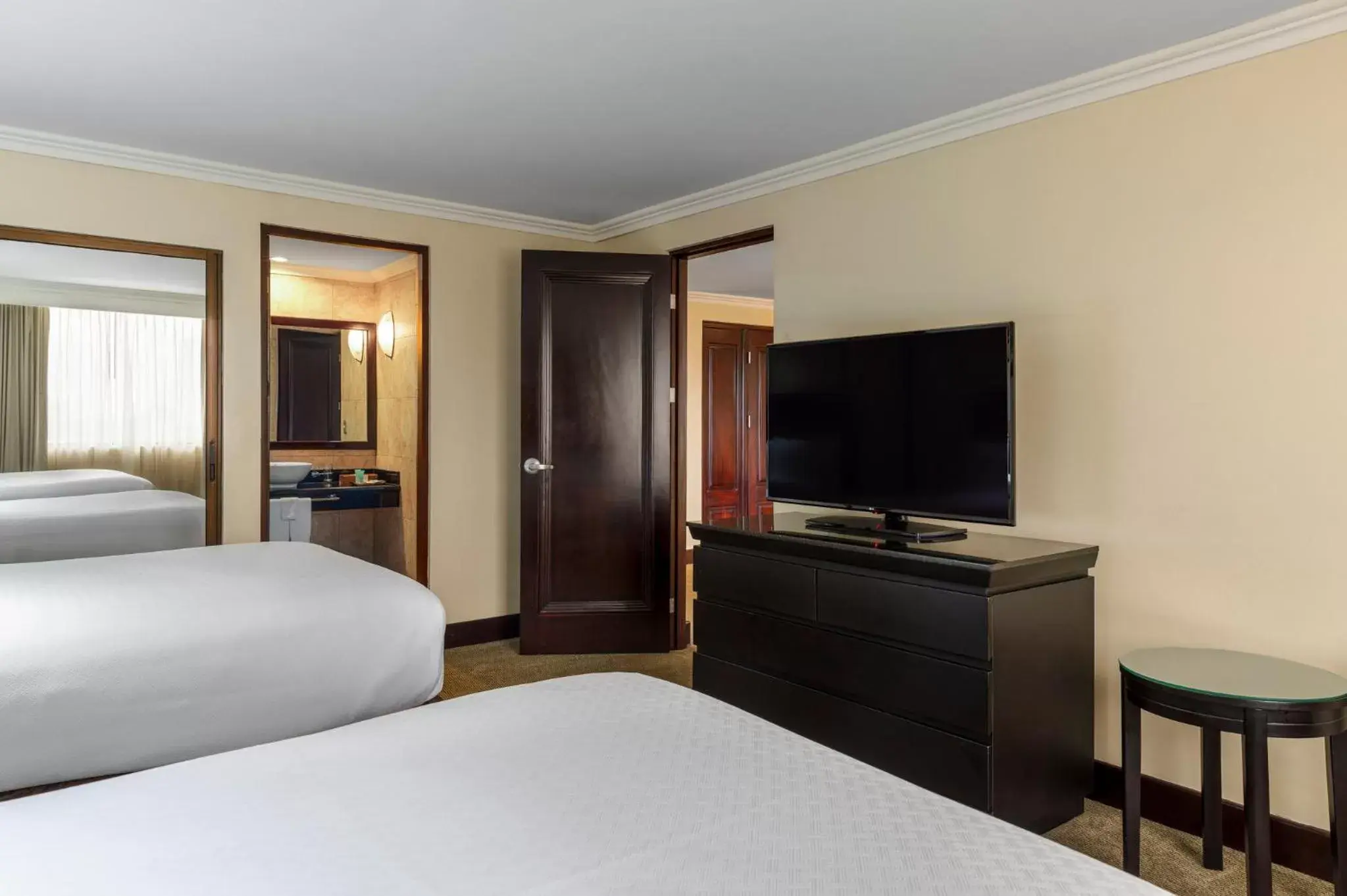 Bedroom, Bed in Crowne Plaza San Jose La Sabana, an IHG Hotel