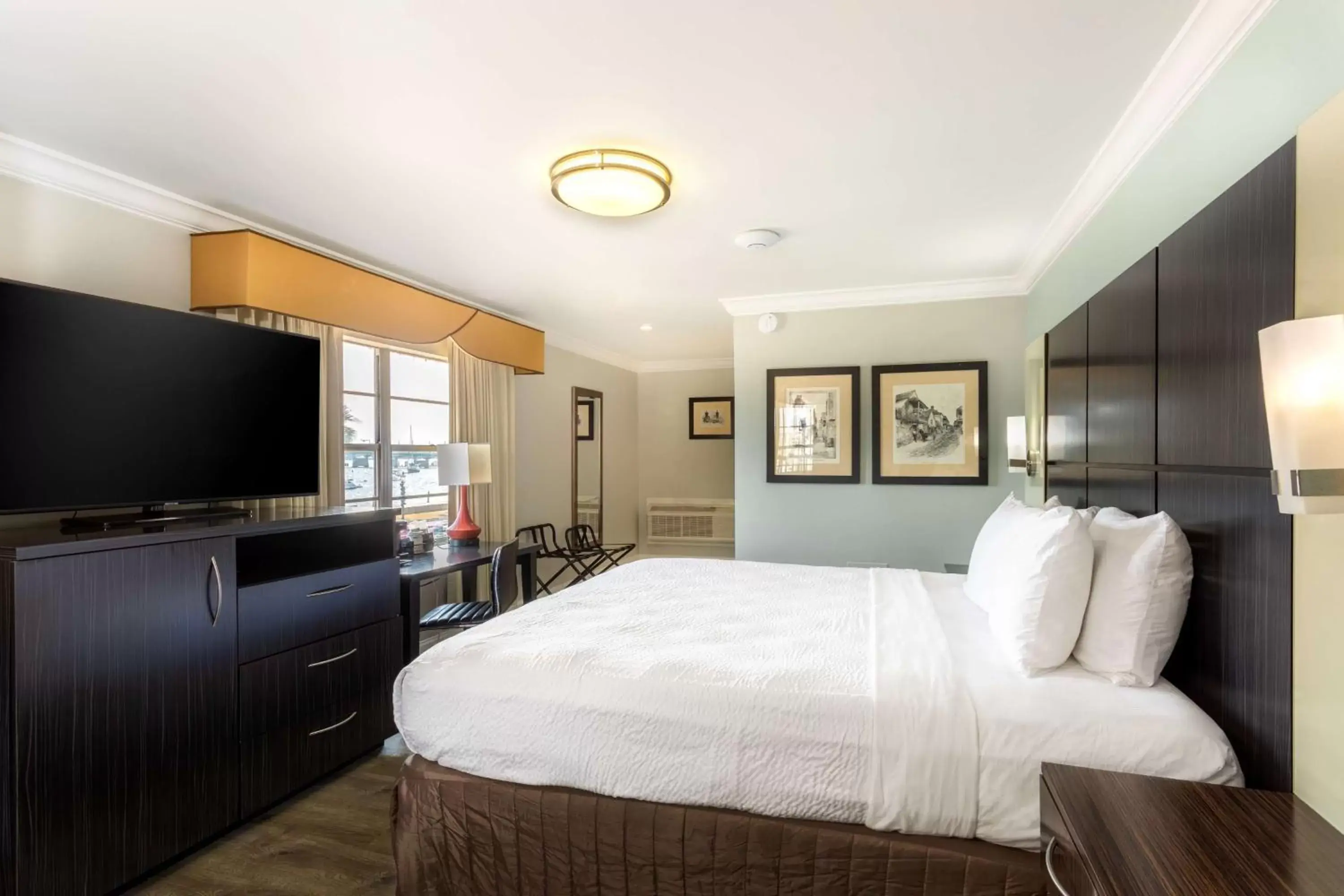 Bedroom, Bed in Best Western Bayfront